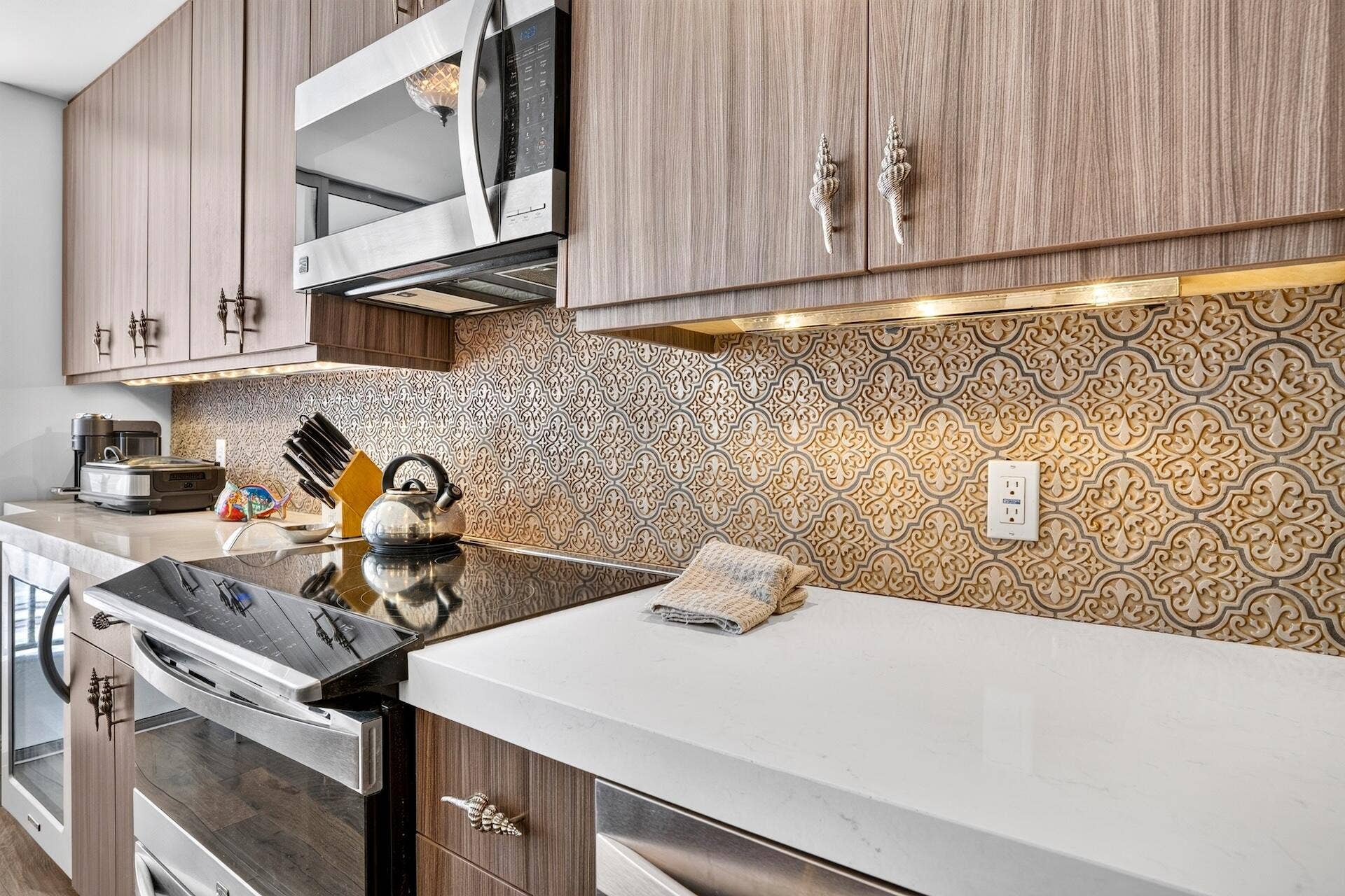 101 Briny Avenue, #808, Pompano Beach, FL 33062 KITCHEN AREA-9