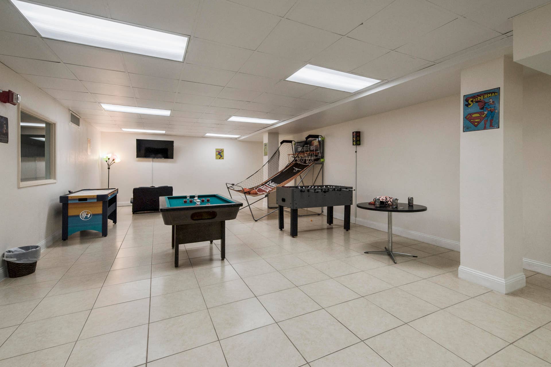 101 Briny Avenue, #808, Pompano Beach, FL 33062 Game Room