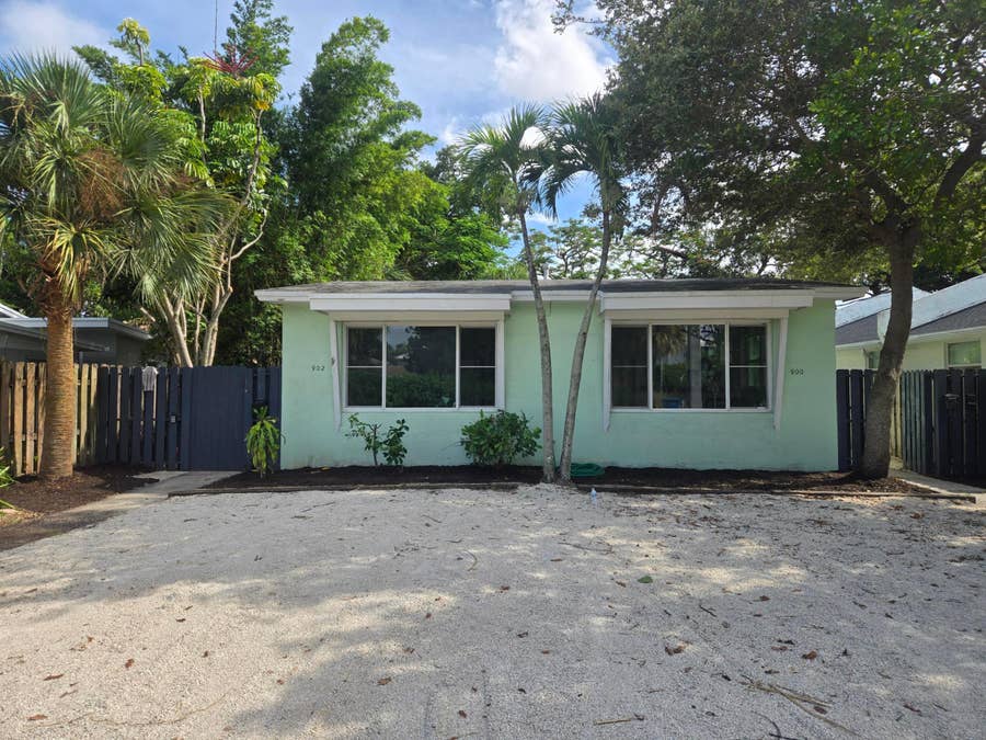 Property photo for 900 SE 12th Street, Fort Lauderdale, FL