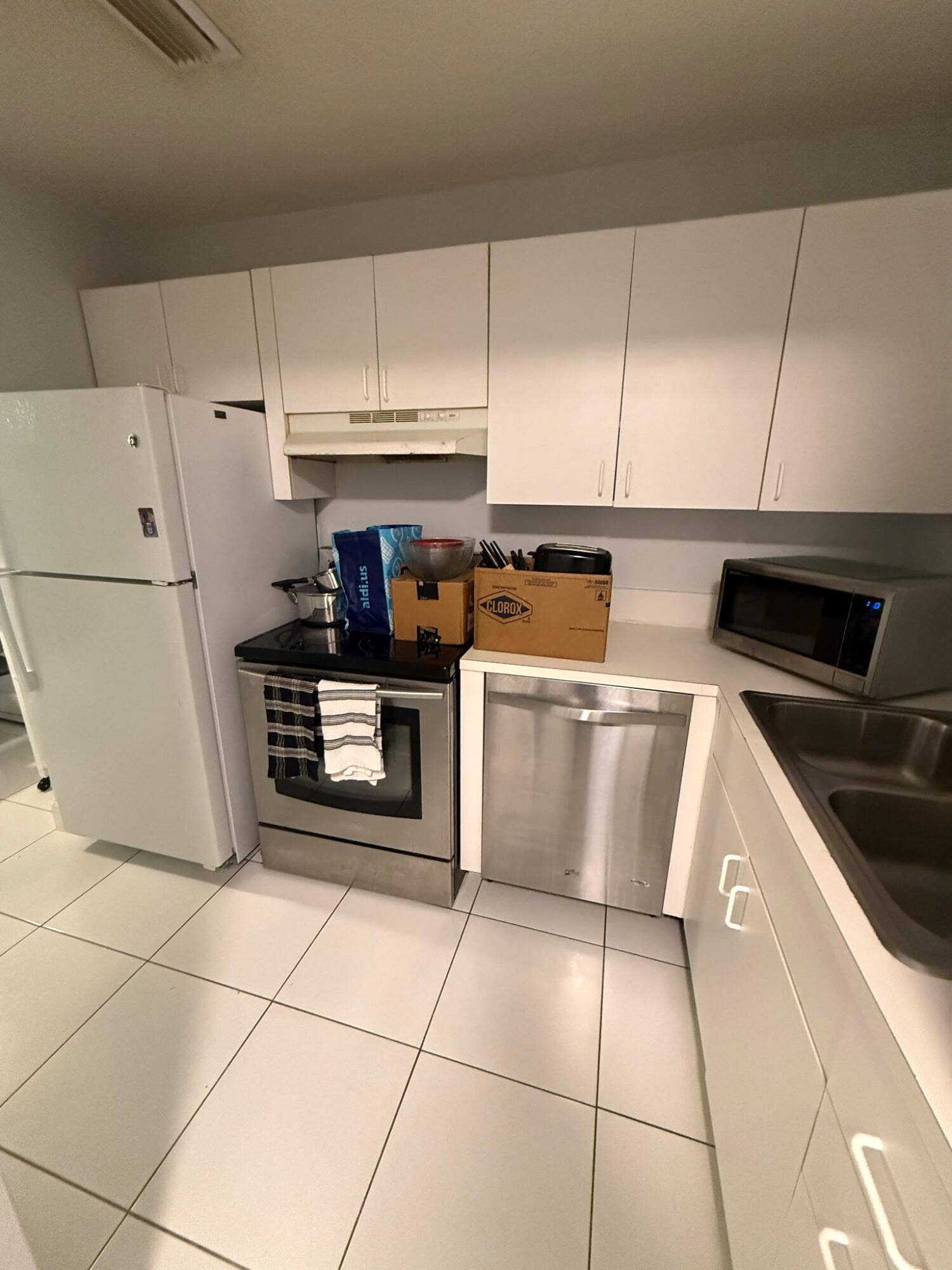 4121 NE 21st Terrace, #3, Lighthouse Point, FL 33064 Kitchen