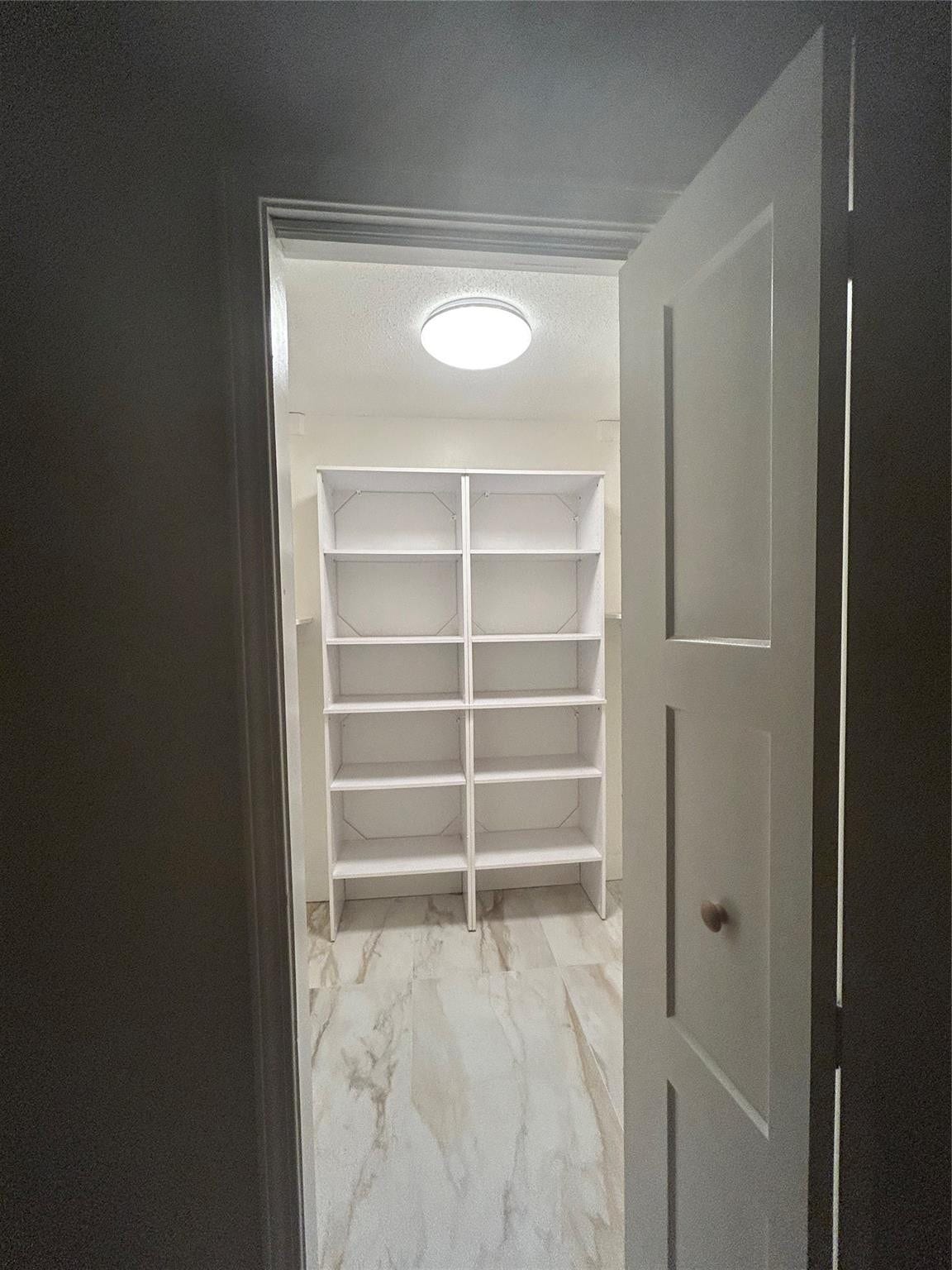 550 Bayshore Drive, #102, Fort Lauderdale, FL 33304 Bifold door opens from right to left to walk in closet