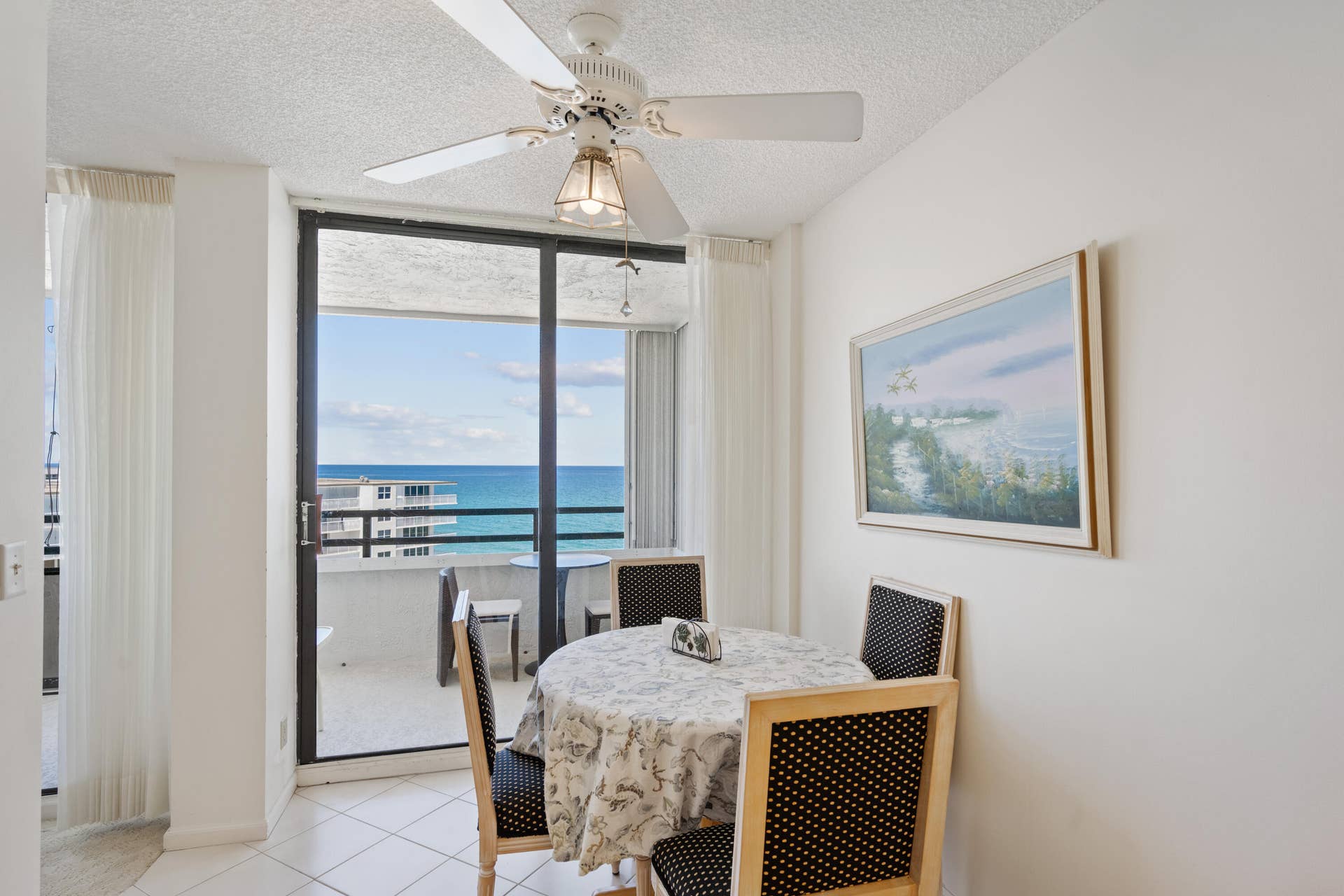 3560 S Ocean Boulevard, #Ph-6, South Palm Beach, FL 33480 kitchen