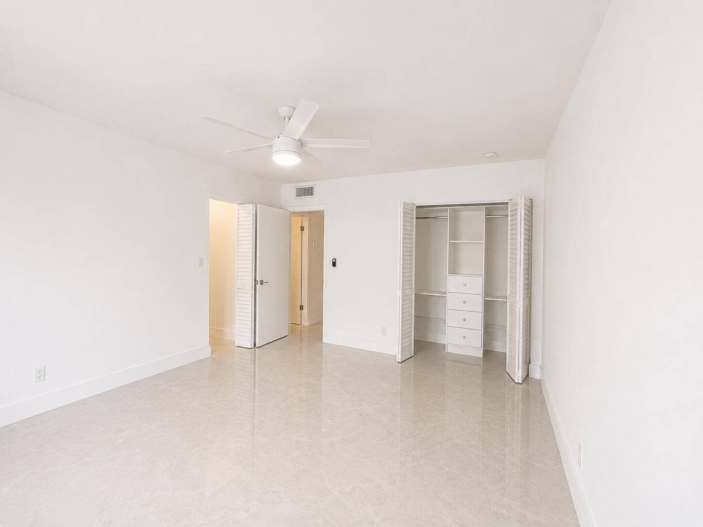 5300 Washington Street, #G126, Hollywood, FL 33021 50F3EF8A-2EA1-406B-8771-5991CEBC04F9