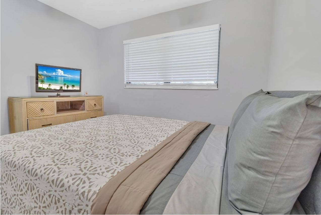 1304 SE 2nd Avenue, Deerfield Beach, FL 33441 ca11218c-2f77-446c-8e8d-9f474bf94018