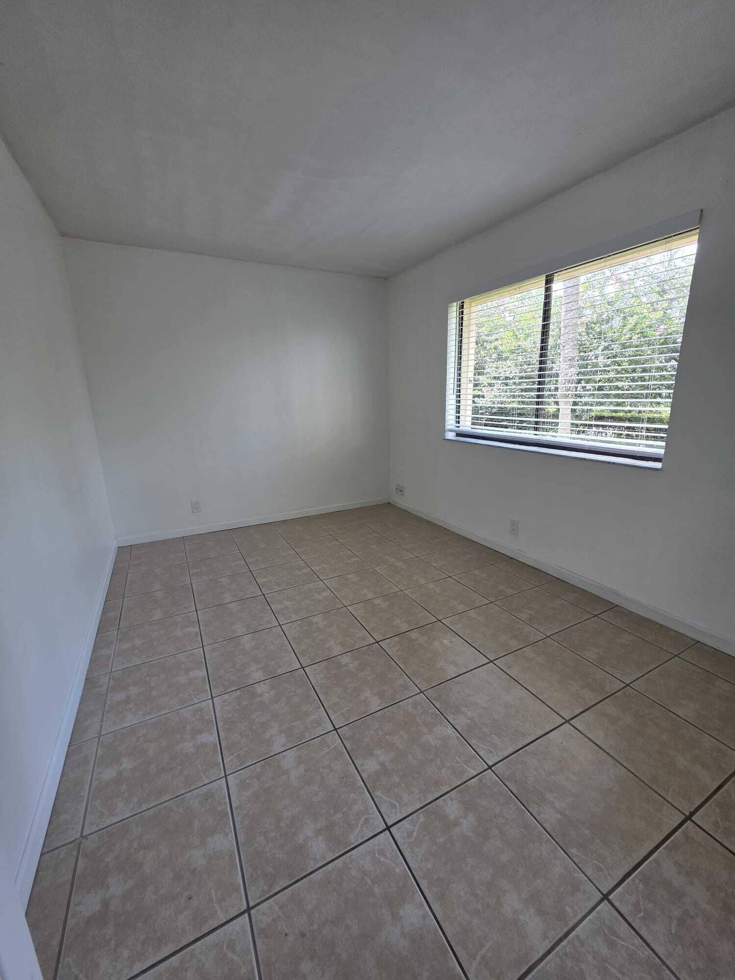390 Racquet Club Road, #204, Weston, FL 33326 WhatsApp Image 2026-07-09 at 8.39.18 PM