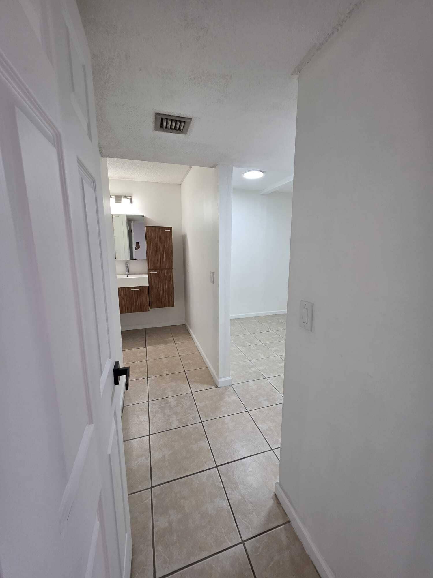 390 Racquet Club Road, #204, Weston, FL 33326 WhatsApp Image 2026-07-09 at 8.39.18 PM
