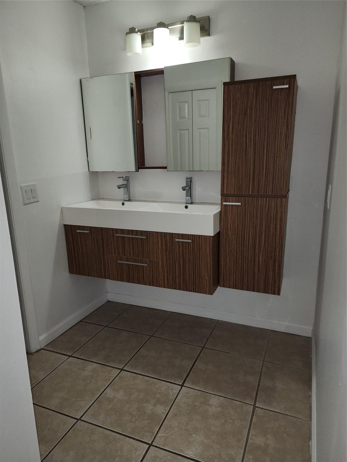 390 Racquet Club Road, #204, Weston, FL 33326 Photo 7