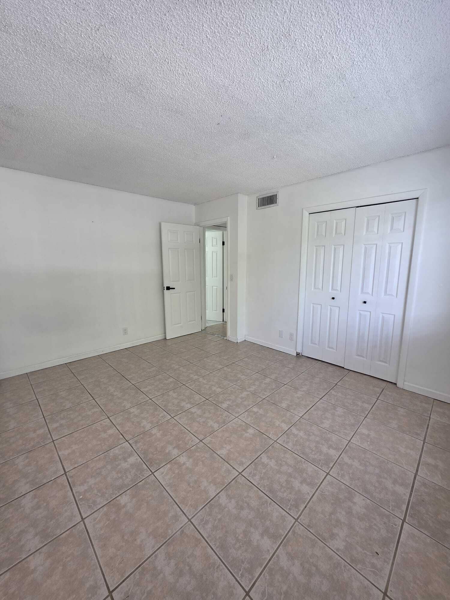390 Racquet Club Road, #204, Weston, FL 33326 WhatsApp Image 2026-07-09 at 8.39.17 PM