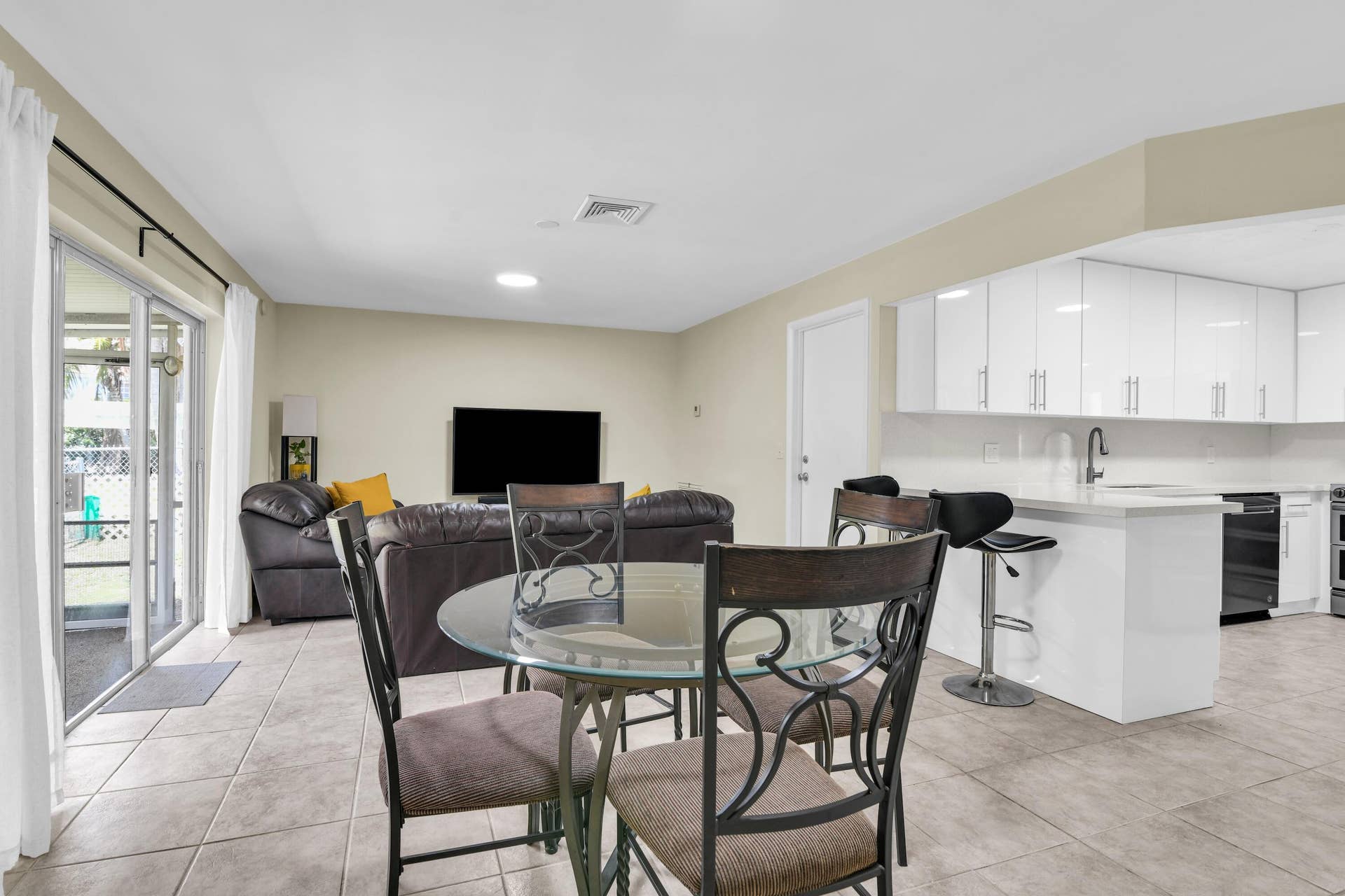 3930 NW 79th Way Hollywood 38