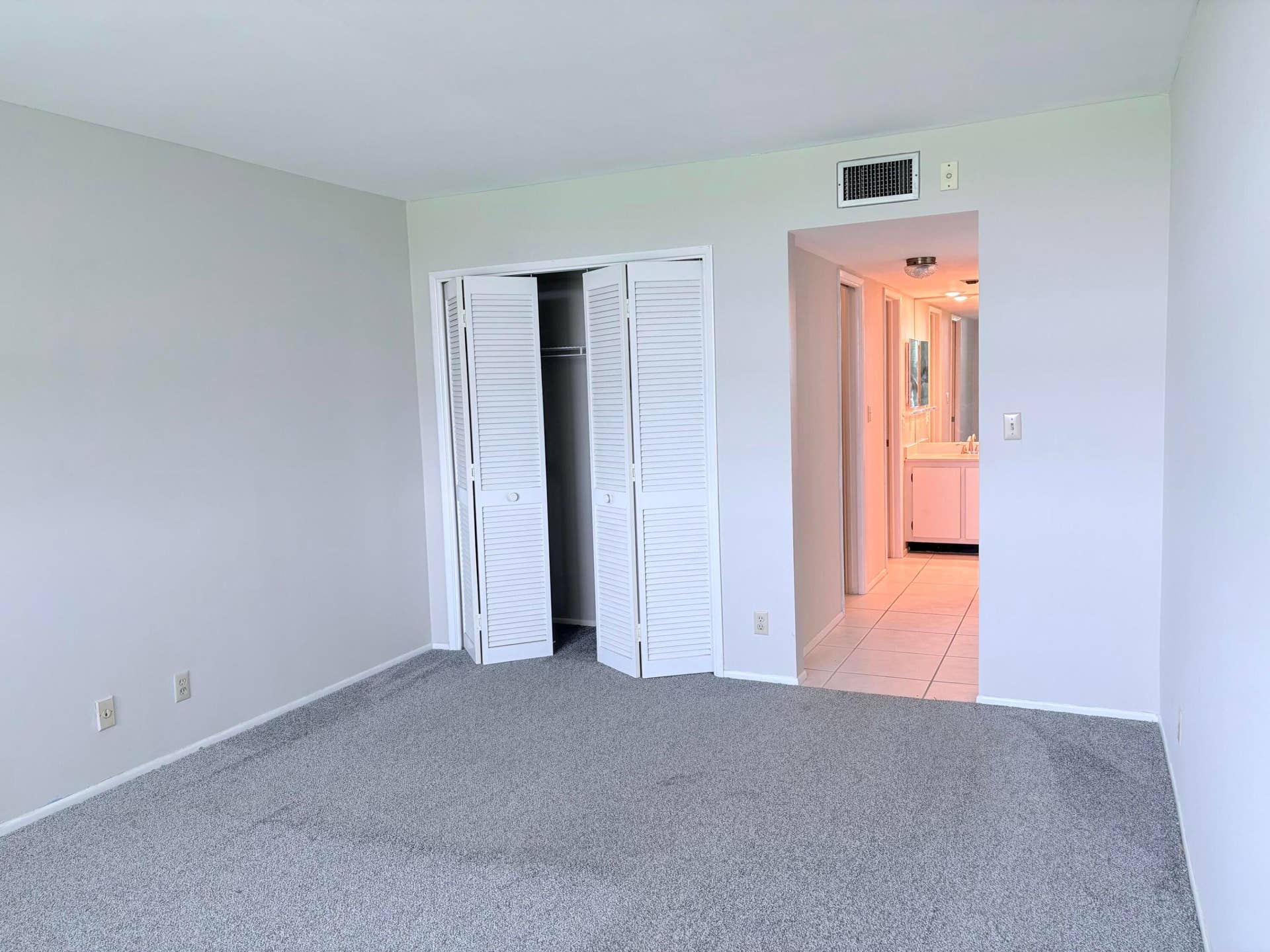 804 Cypress Grove Lane, #508, Pompano Beach, FL 33069 Master has on suite bathroom, walk in closet and a 2nd closet.