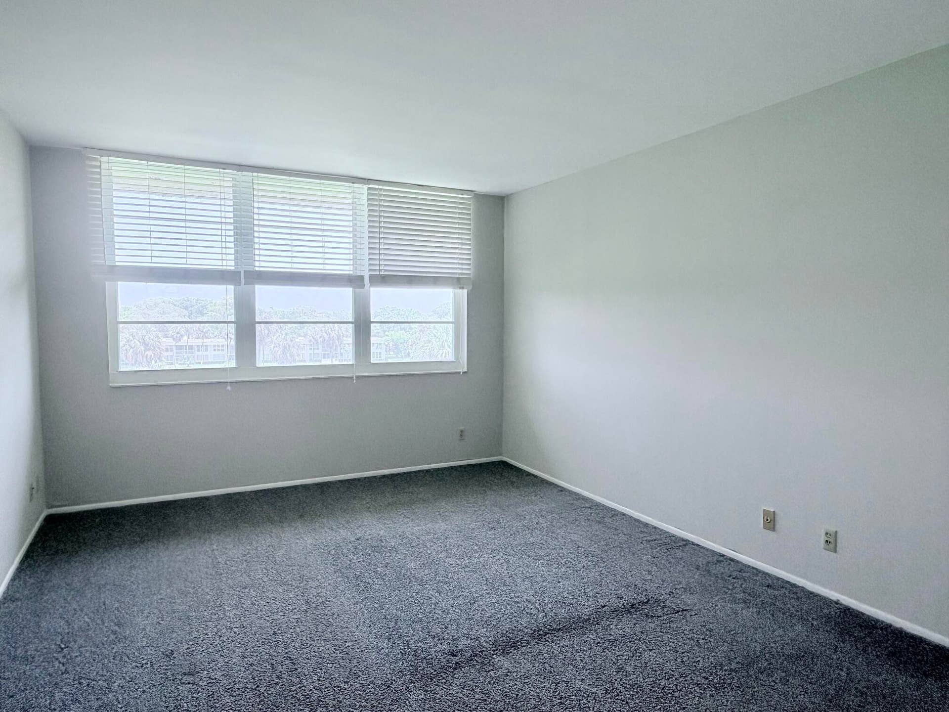804 Cypress Grove Lane, #508, Pompano Beach, FL 33069 Master bedroom. Golf course view.