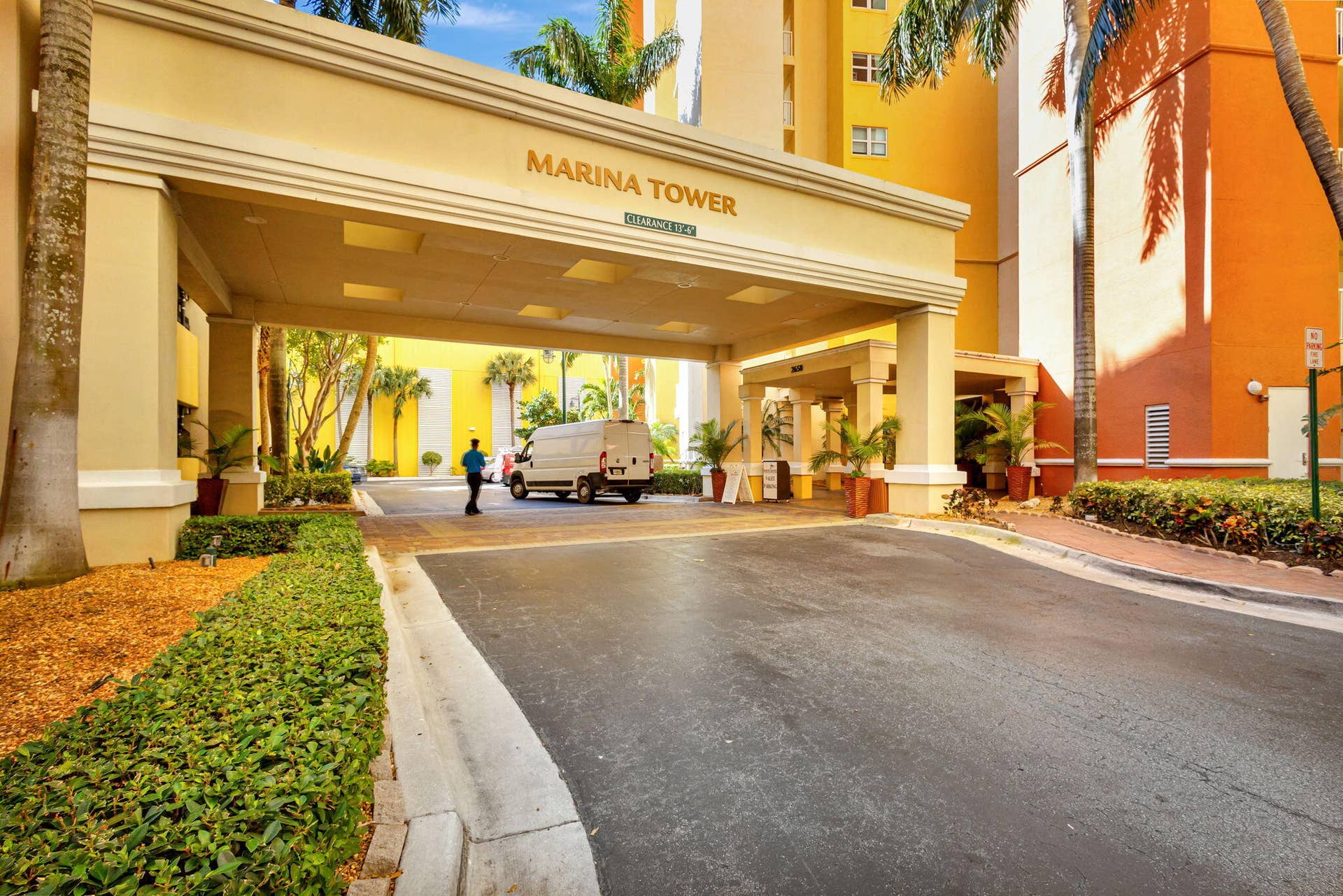 2650 Lake Shore Drive, #1005, Riviera Beach, FL 33404 ENTRANCE