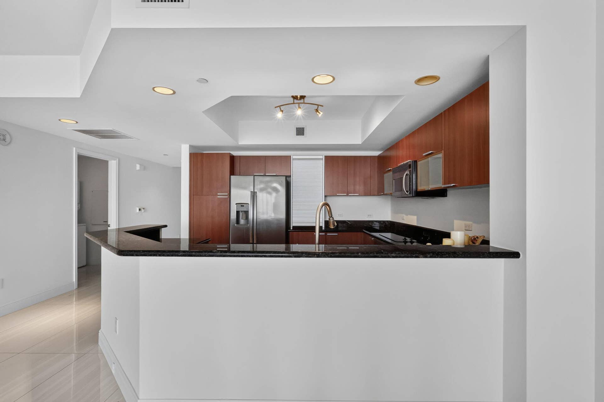 2650 Lake Shore Drive, #1005, Riviera Beach, FL 33404 KITCHEN