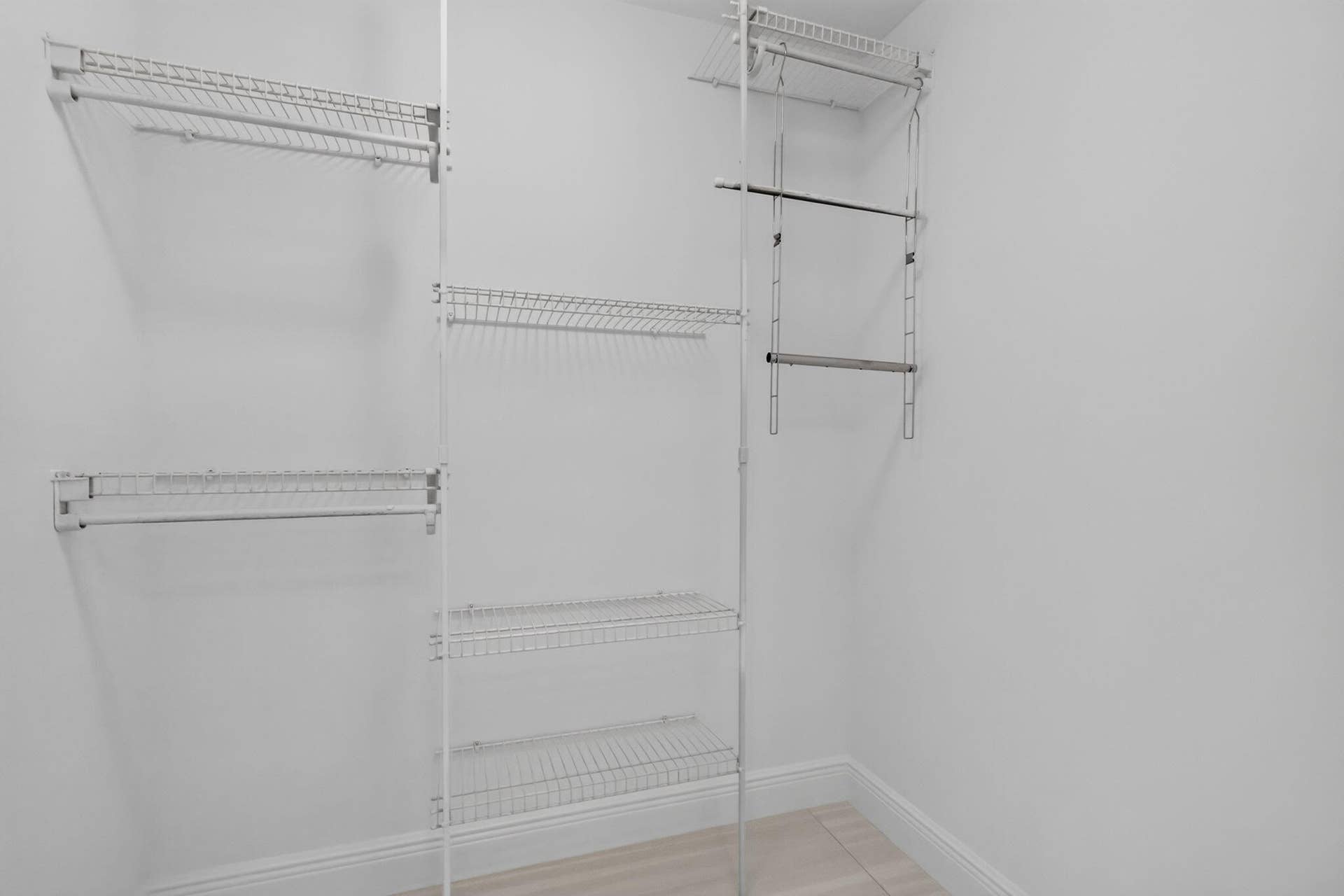 2650 Lake Shore Drive, #1005, Riviera Beach, FL 33404 WALK IN CLOSET