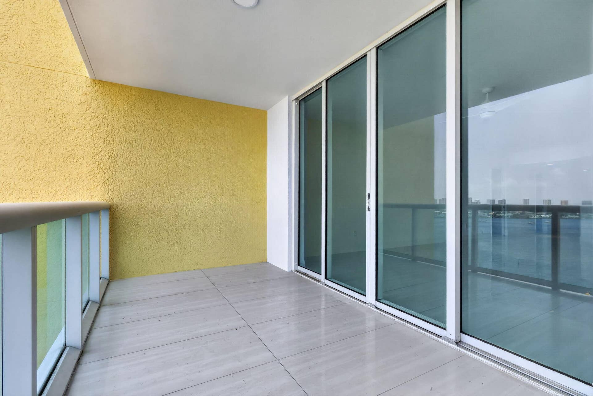 2650 Lake Shore Drive, #1005, Riviera Beach, FL 33404 PATIO