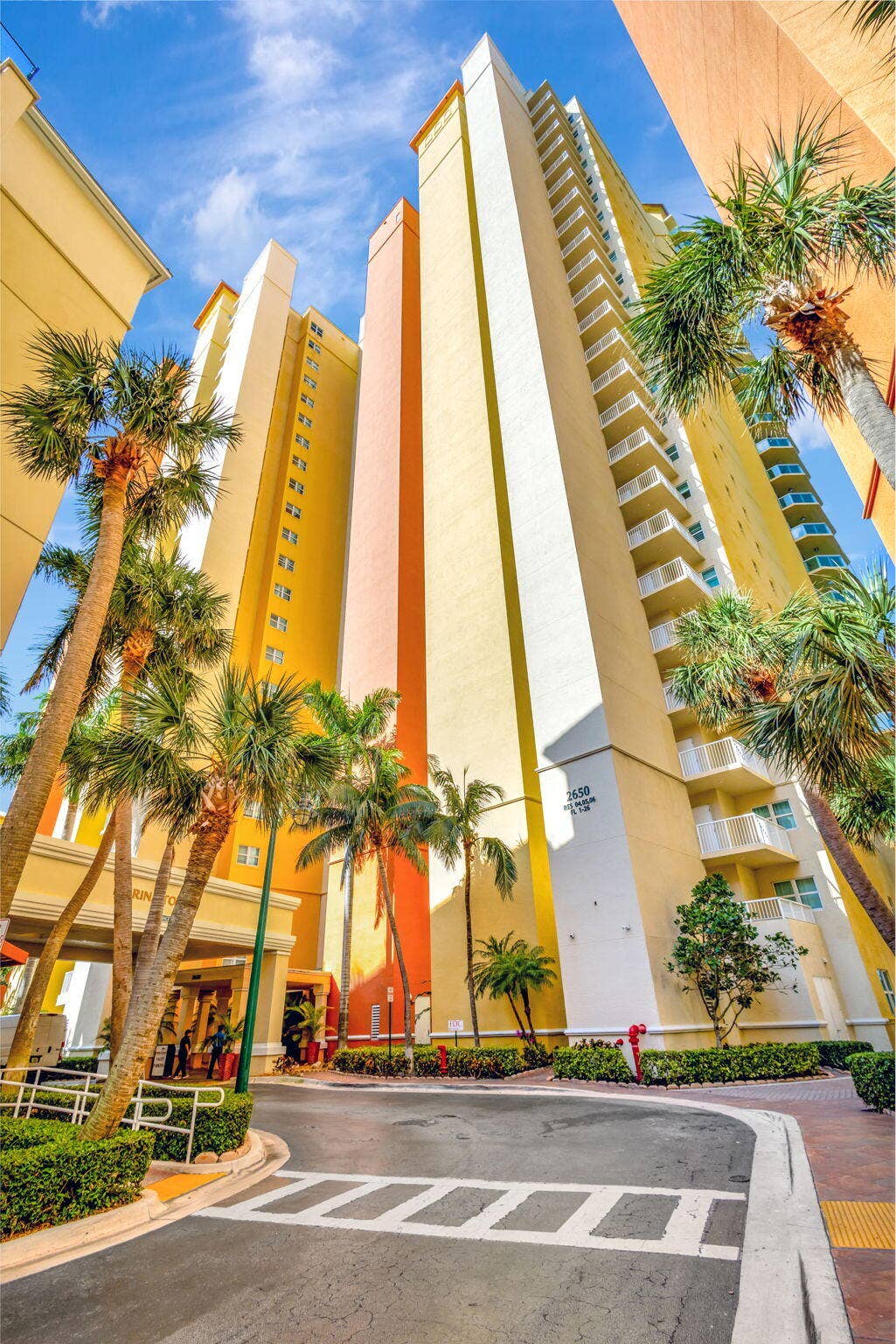 2650 Lake Shore Drive, #1005, Riviera Beach, FL 33404 GROUND VIEW
