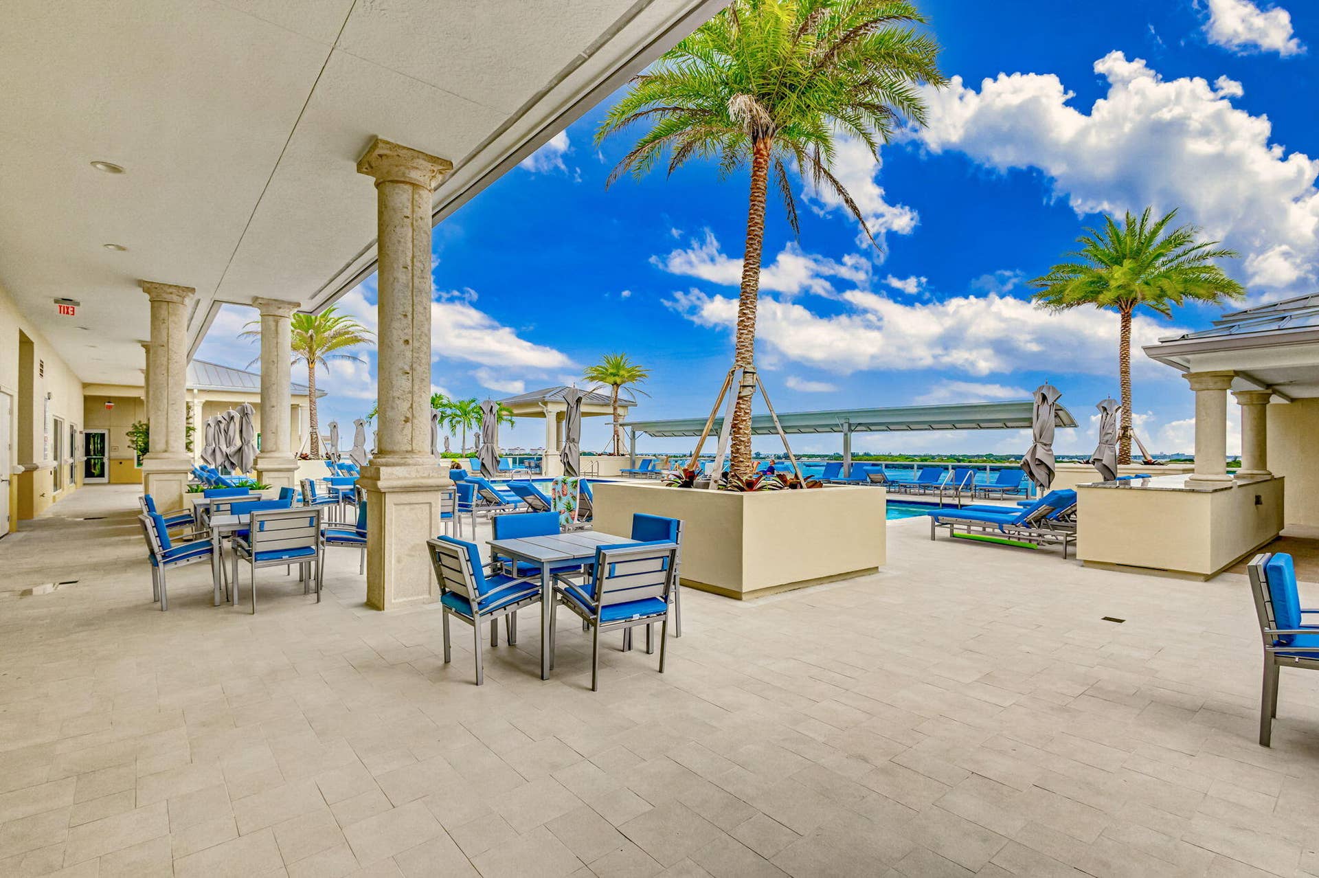 2650 Lake Shore Drive, #1005, Riviera Beach, FL 33404 LOUNGE AREA