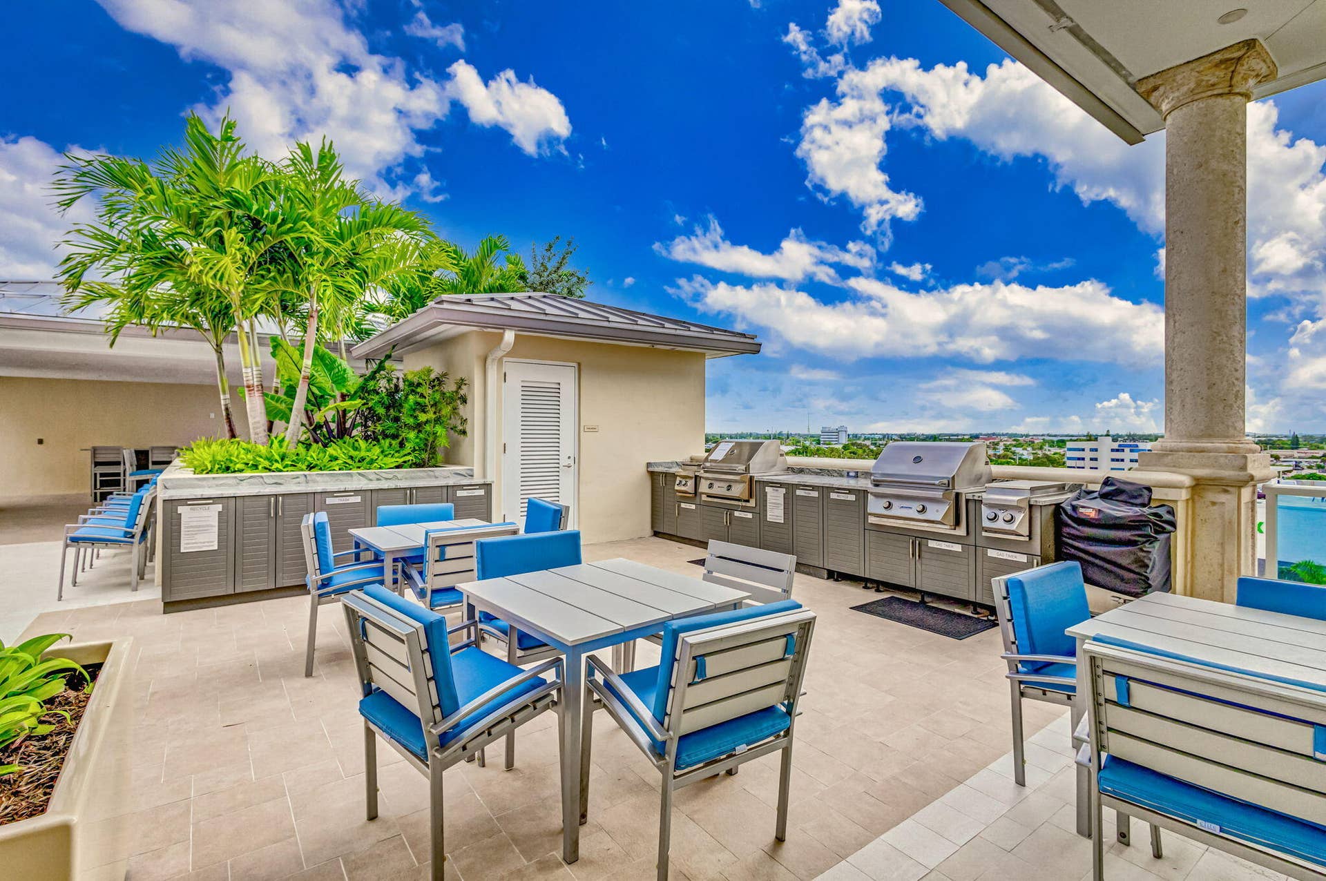 2650 Lake Shore Drive, #1005, Riviera Beach, FL 33404 BBQ