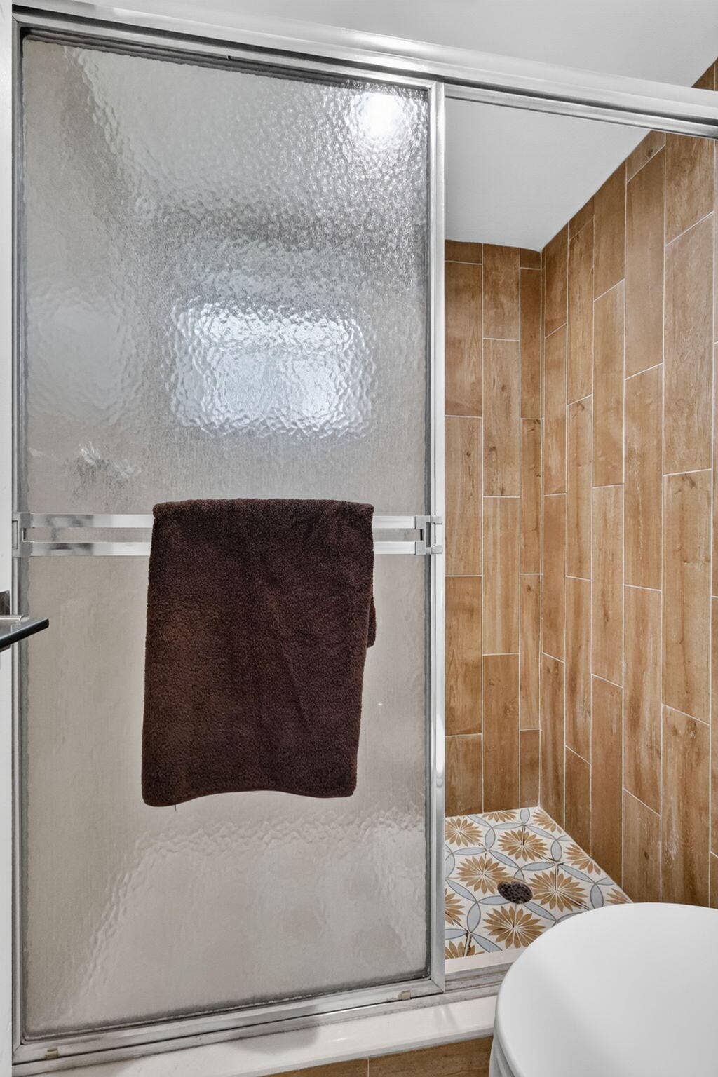 1251 Sugar Sands Boulevard, #125, Singer Island, FL 33404 GUEST SHOWER