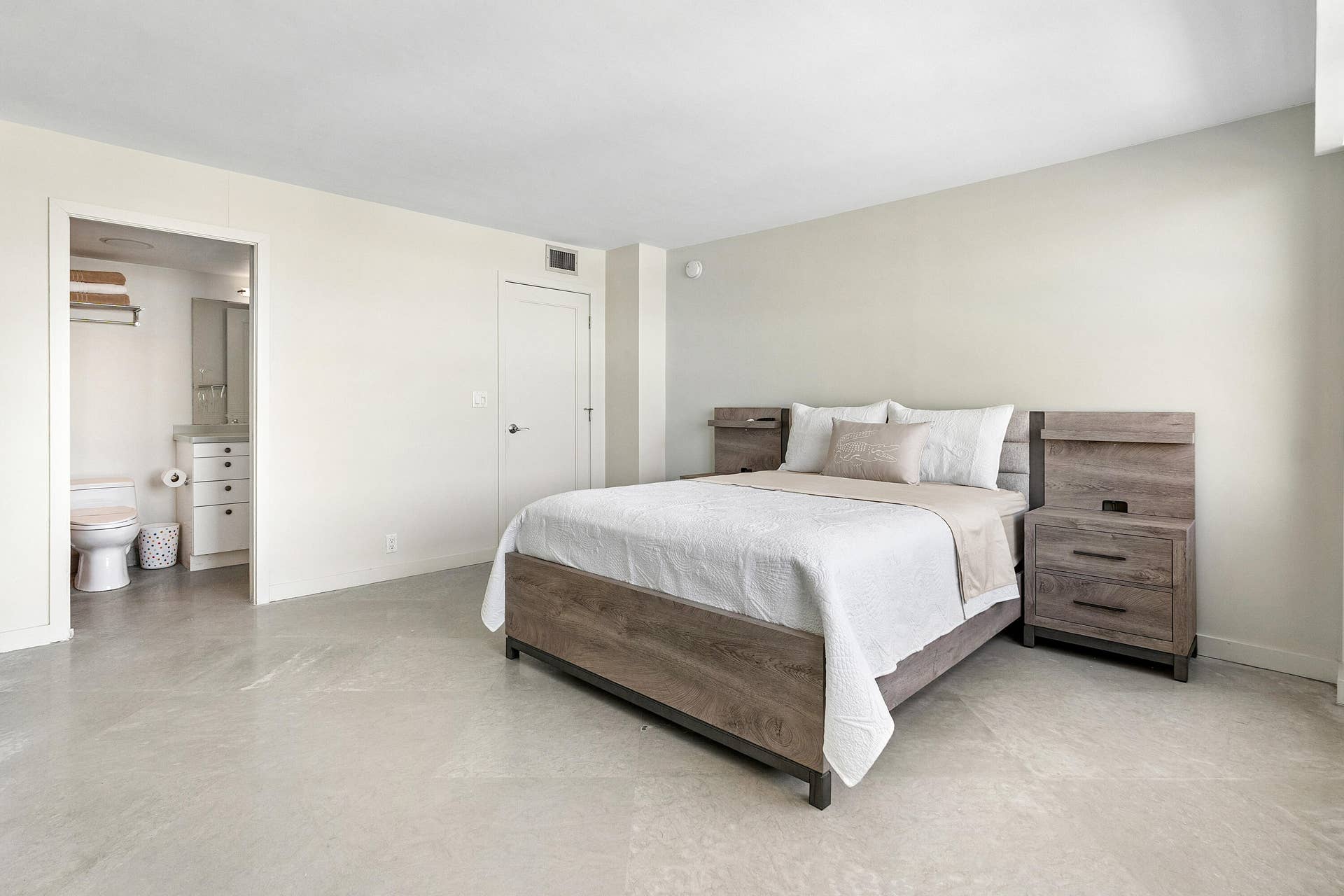 936 Intracoastal Drive, #12h, Fort Lauderdale, FL 33304 011-936IntracoastalDrive-12H-FortLauderd