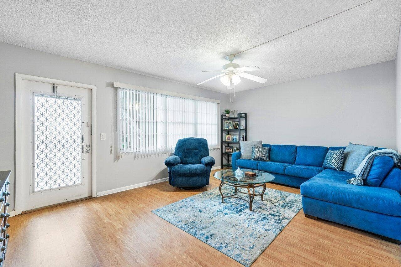 004-2046RexfordC-BocaRaton-FL-33434-SMAL