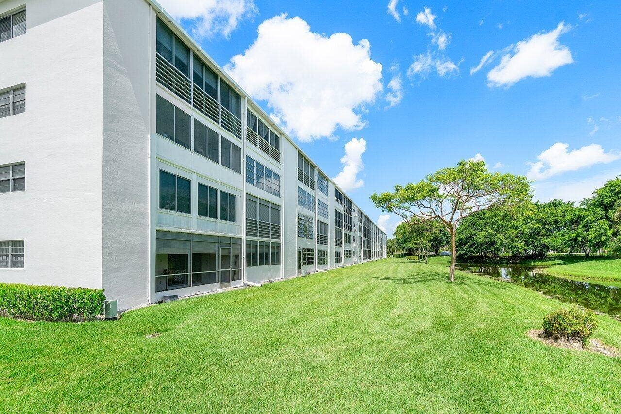 028-2046RexfordC-BocaRaton-FL-33434-SMAL