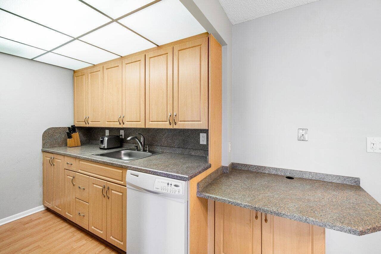 006-2046RexfordC-BocaRaton-FL-33434-SMAL