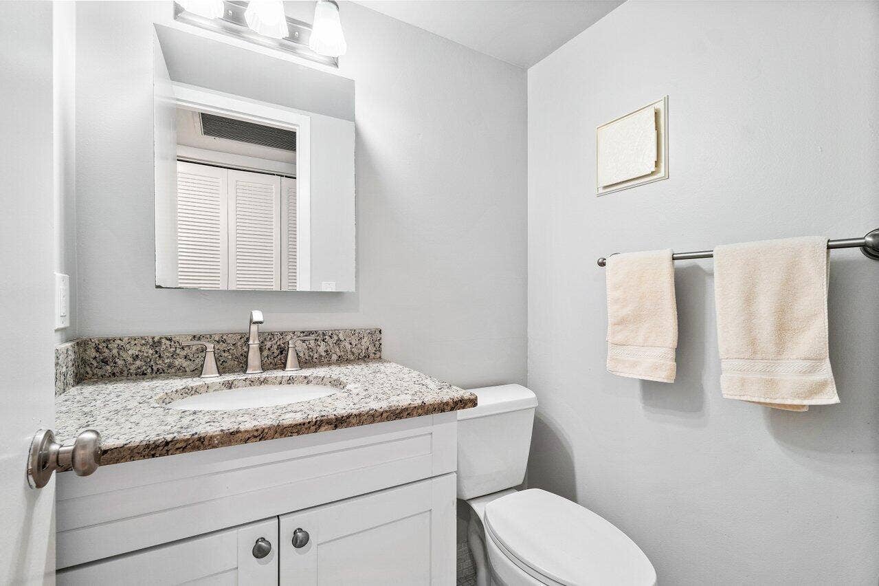 019-2046RexfordC-BocaRaton-FL-33434-SMAL