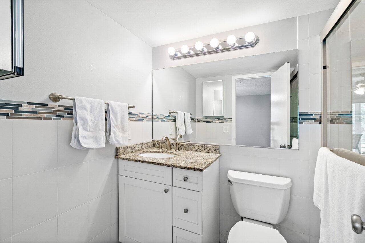 017-2046RexfordC-BocaRaton-FL-33434-SMAL