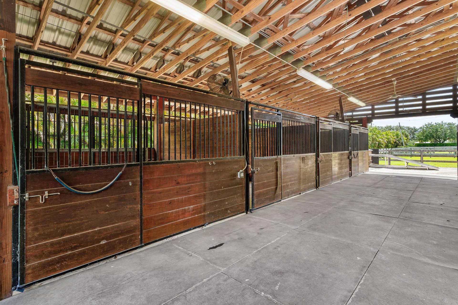4101 120th Avenue S, Wellington, FL 33449 secondary barn