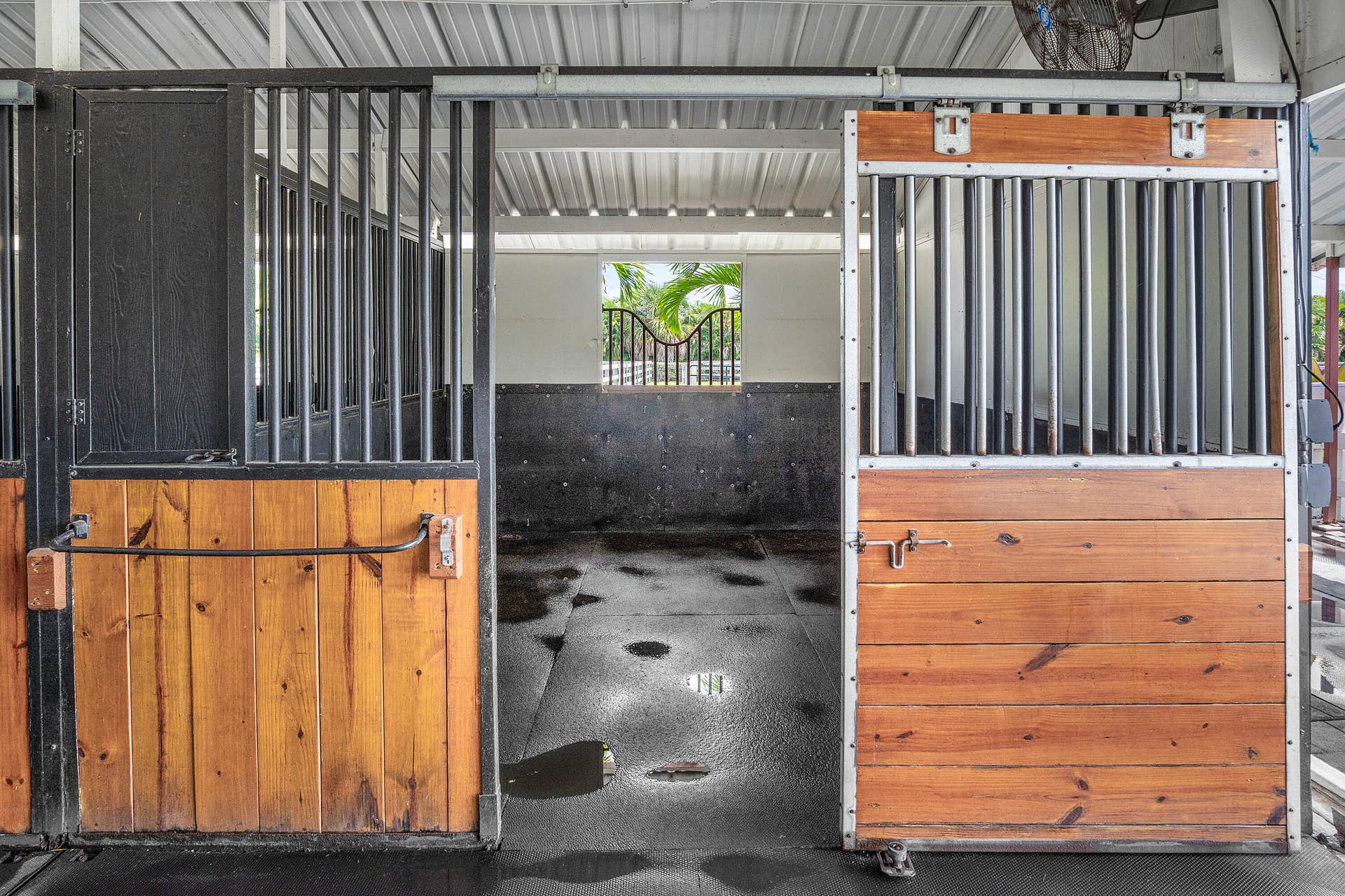 4101 120th Avenue S, Wellington, FL 33449 primary barn