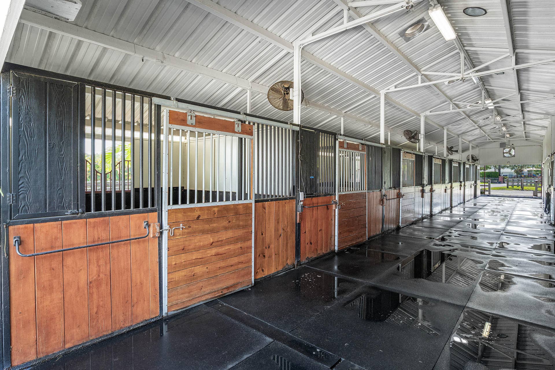 4101 120th Avenue S, Wellington, FL 33449 primary barn