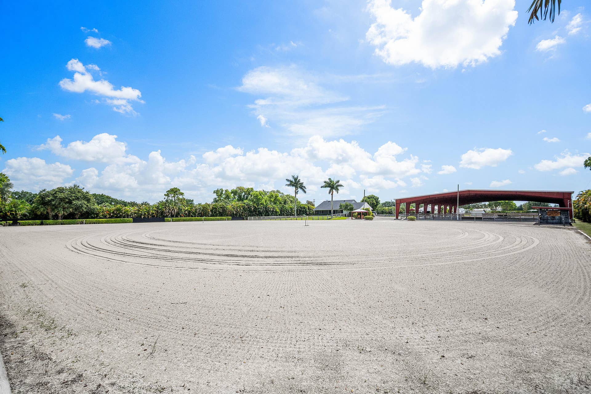 4101 120th Avenue S, Wellington, FL 33449 covered and open arenas