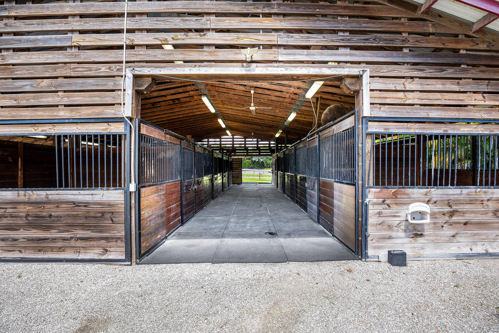 4101 120th Avenue S, Wellington, FL 33449 secondary barn