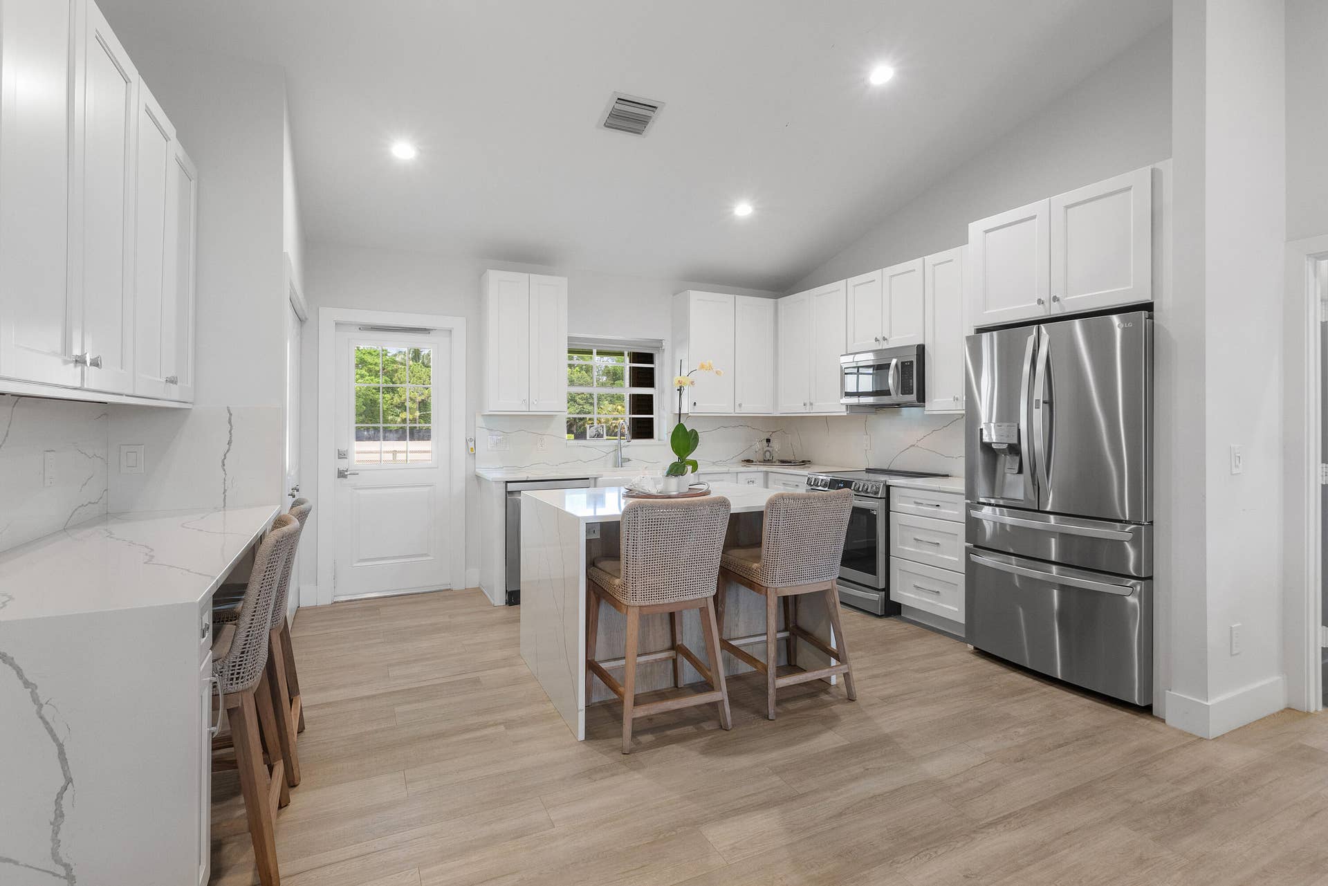 4101 120th Avenue S, Wellington, FL 33449 stainless appliances