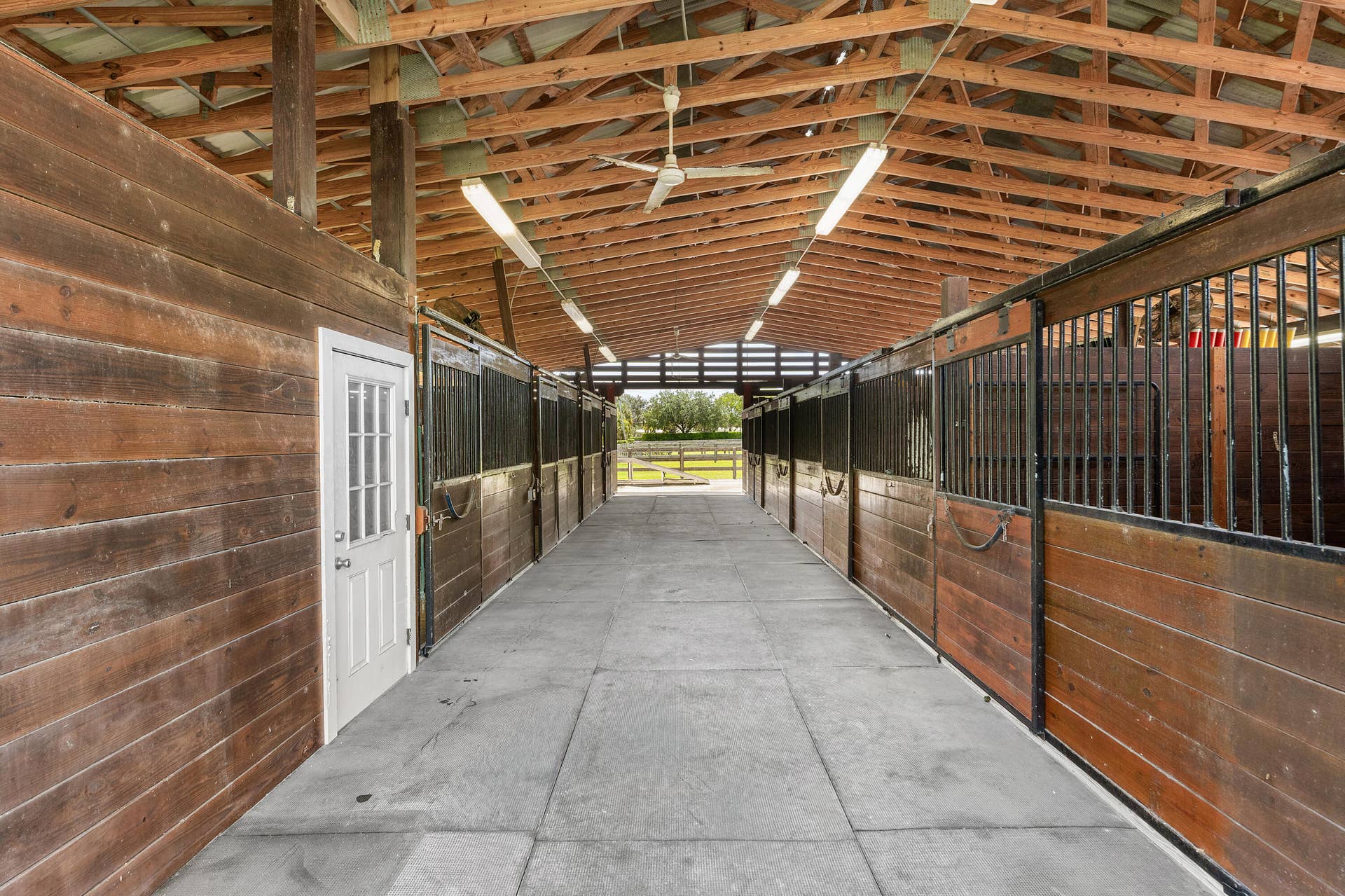4101 120th Avenue S, Wellington, FL 33449 secondary barn