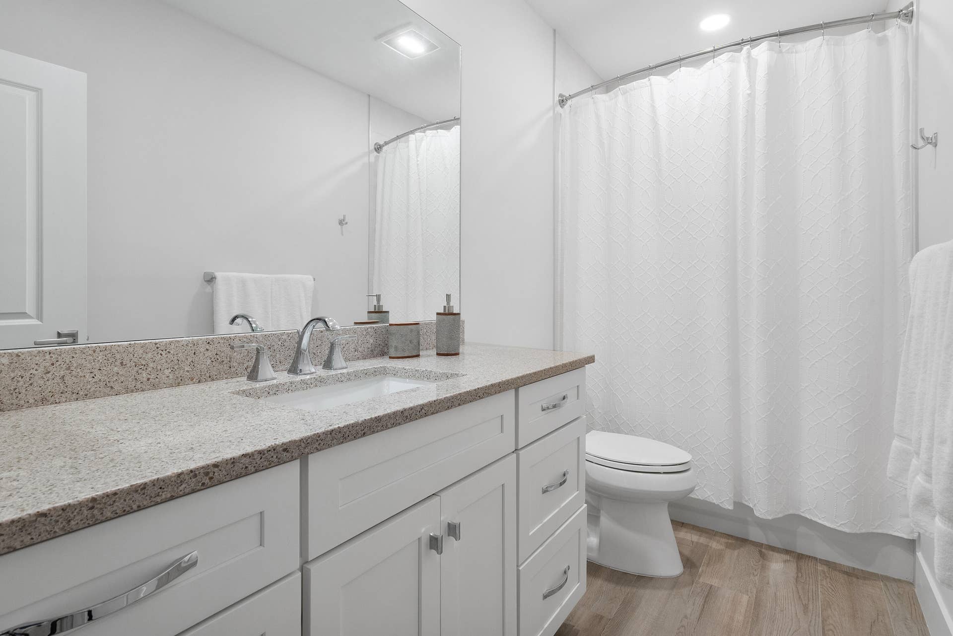 4101 120th Avenue S, Wellington, FL 33449 guest bath