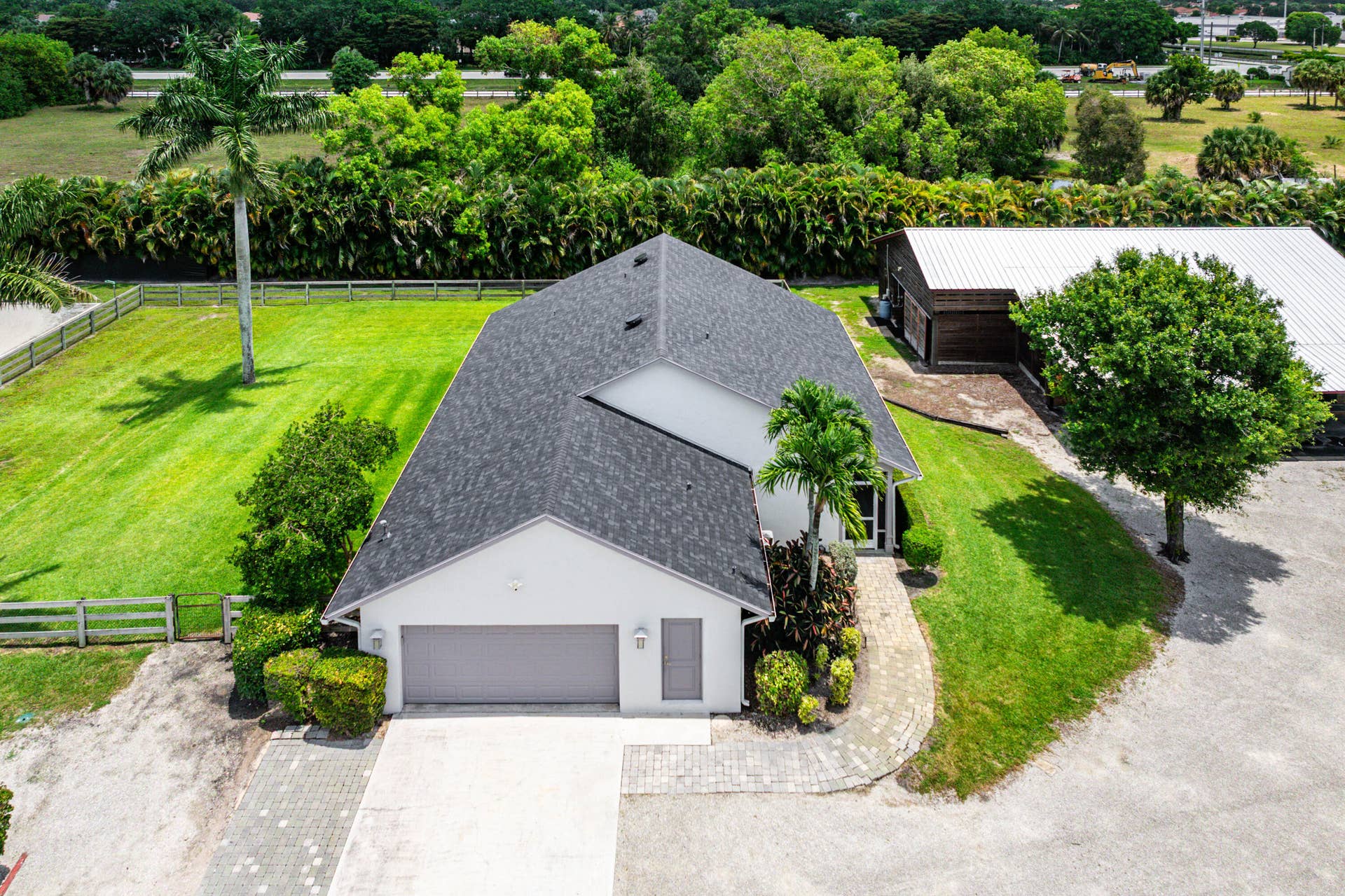 4101 120th Avenue S, Wellington, FL 33449 aerial home and yard
