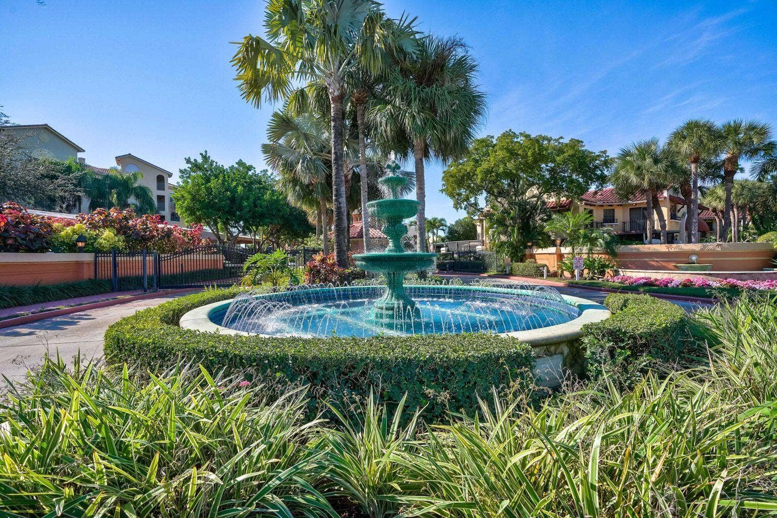 300 Uno Lago Drive, #303, Juno Beach, FL 33408 Entrance Fountain