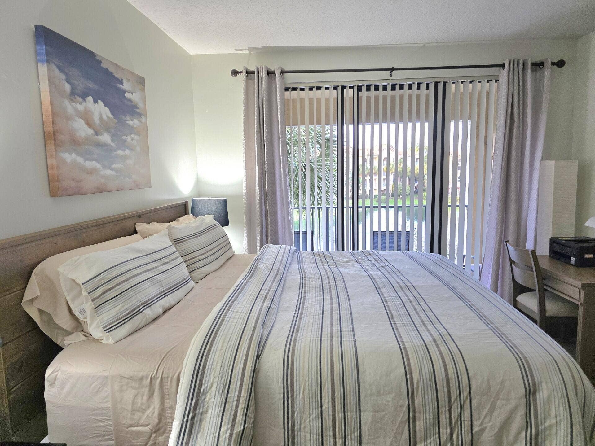 300 Uno Lago Drive, #303, Juno Beach, FL 33408 Bedroom