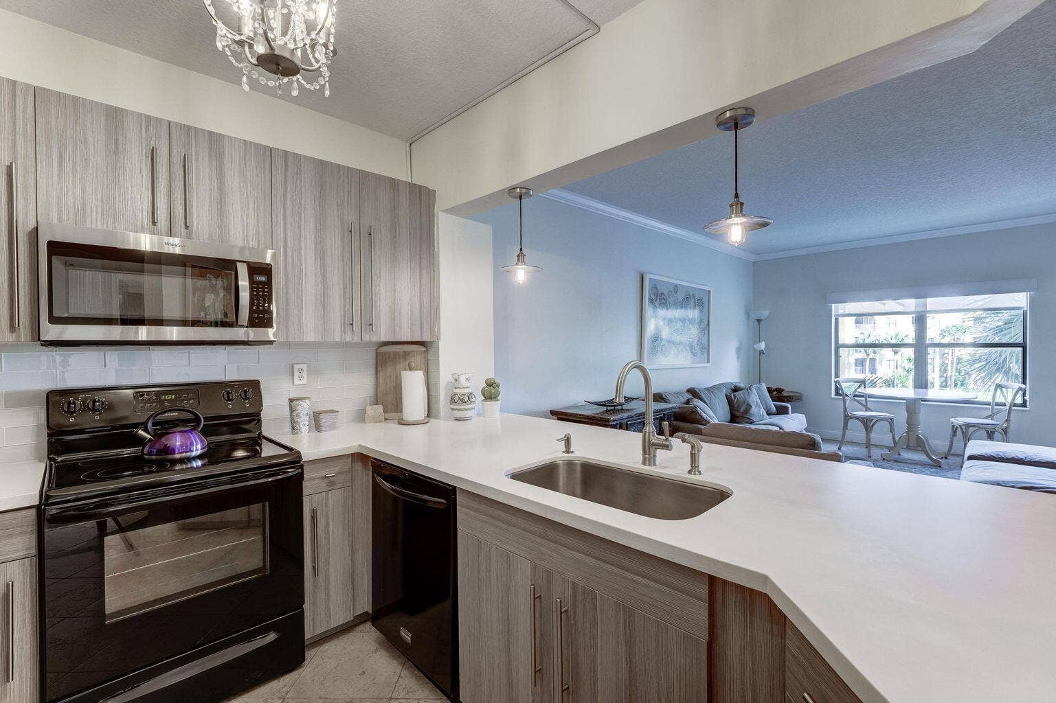 300 Uno Lago Drive, #303, Juno Beach, FL 33408 Kitchen