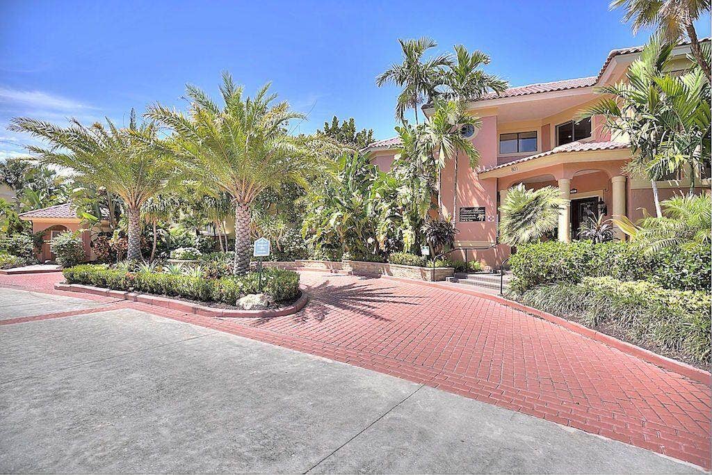 300 Uno Lago Drive, #303, Juno Beach, FL 33408 Clubhouse