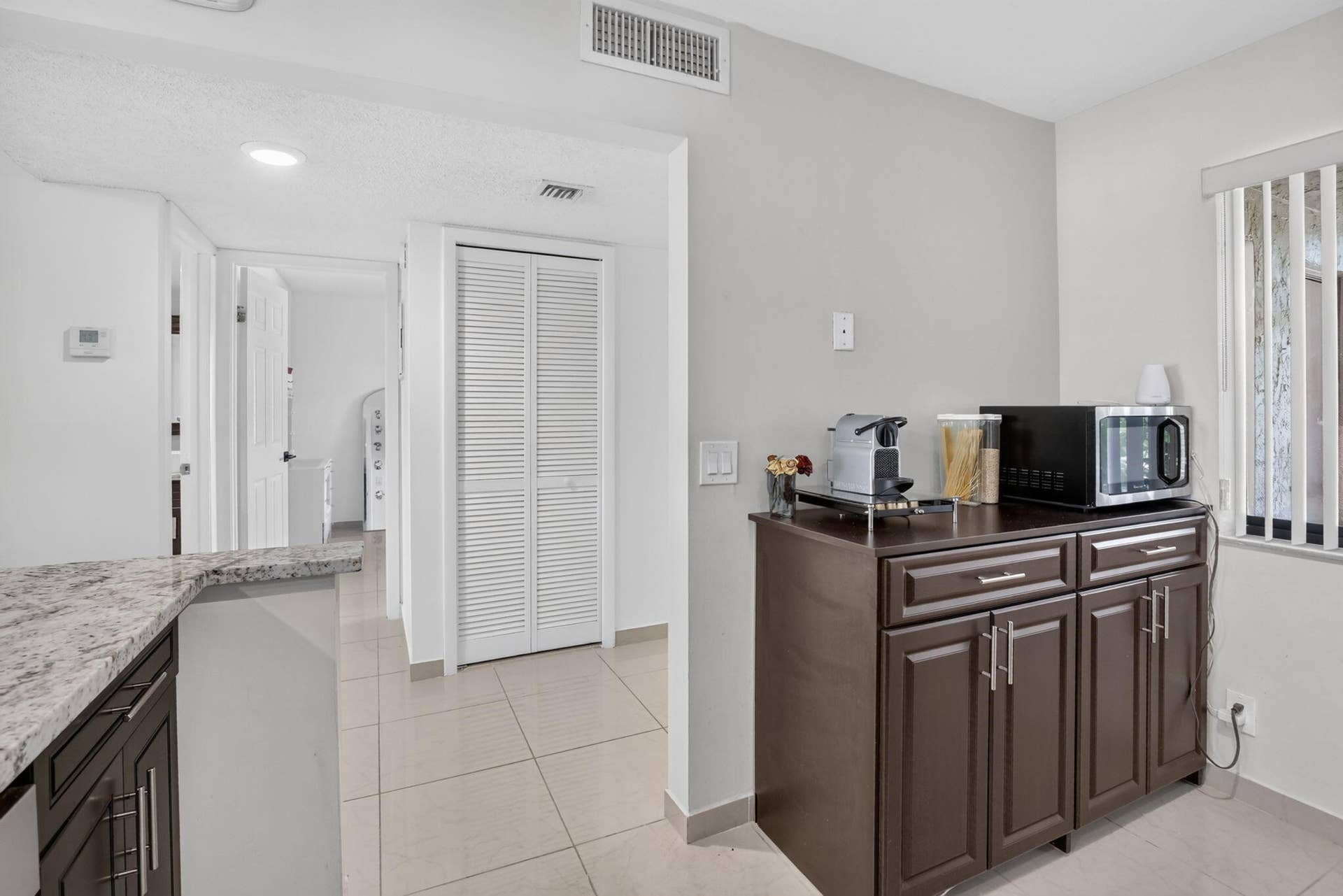 410 Lakeview Drive, #103, Weston, FL 33326 13-web-or-mls-_A7A5666
