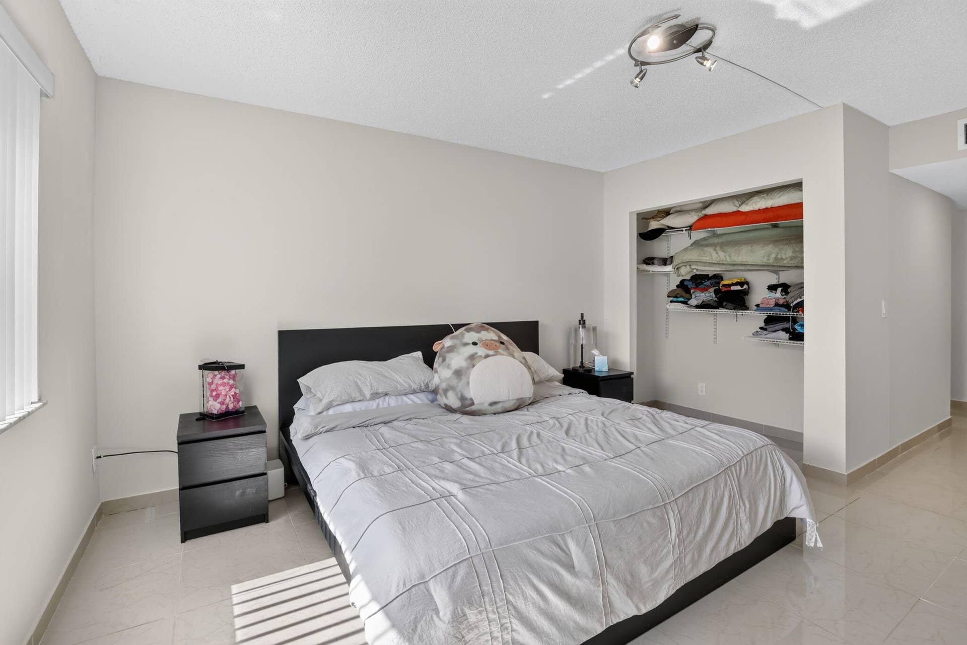 410 Lakeview Drive, #103, Weston, FL 33326 23-web-or-mls-_A7A5576