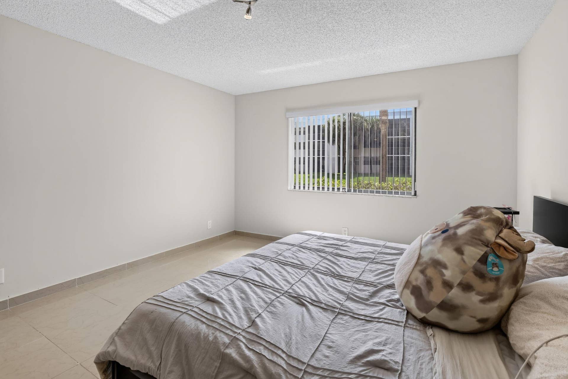 410 Lakeview Drive, #103, Weston, FL 33326 26-web-or-mls-_A7A5591