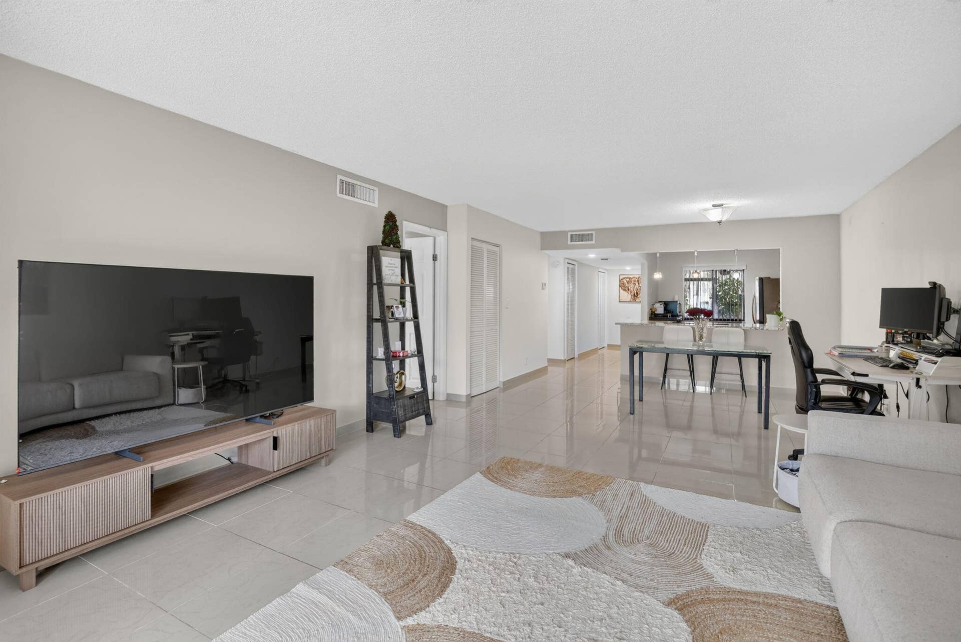 410 Lakeview Drive, #103, Weston, FL 33326 20-web-or-mls-_A7A5704