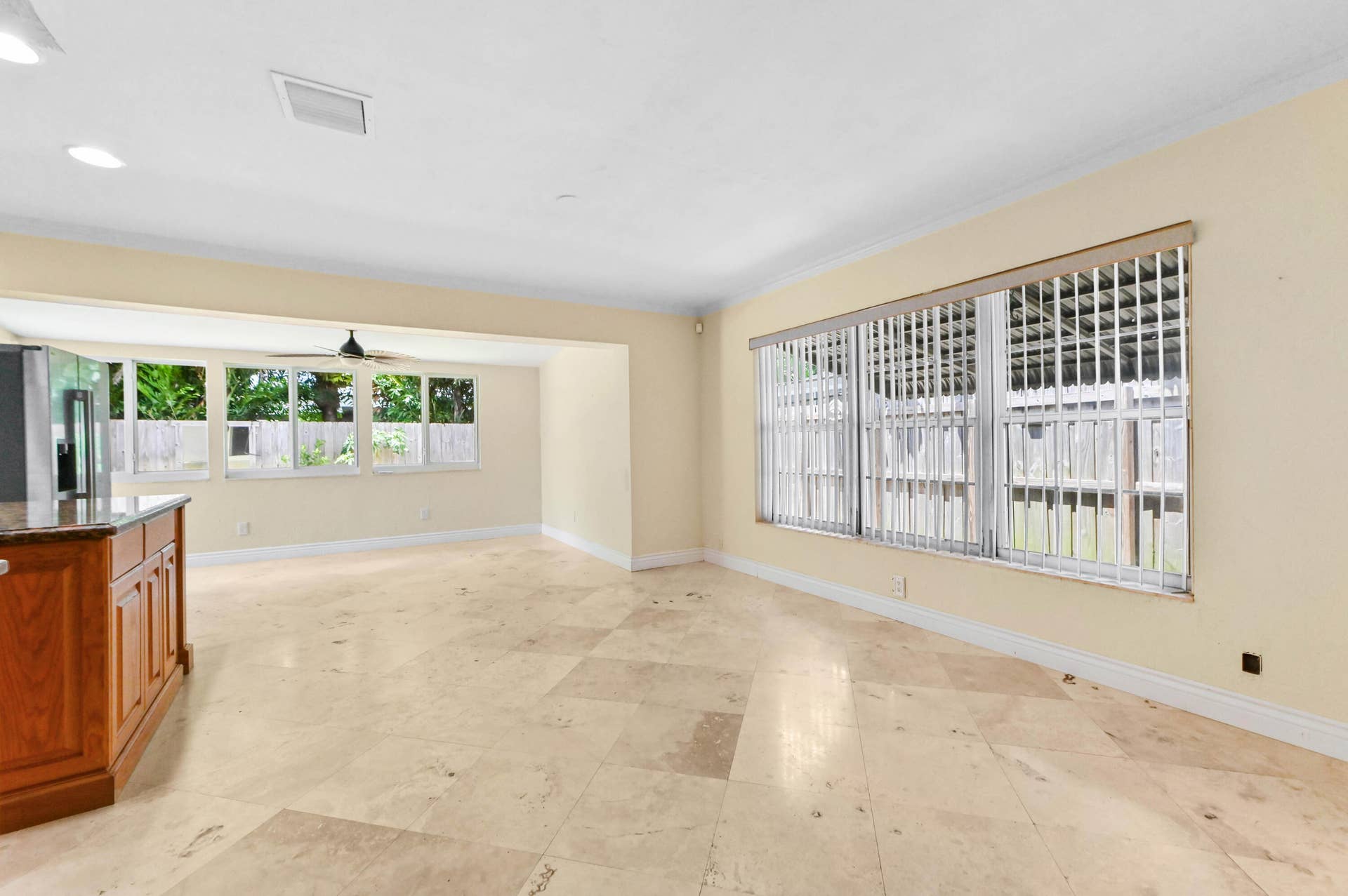 08 dining room 01