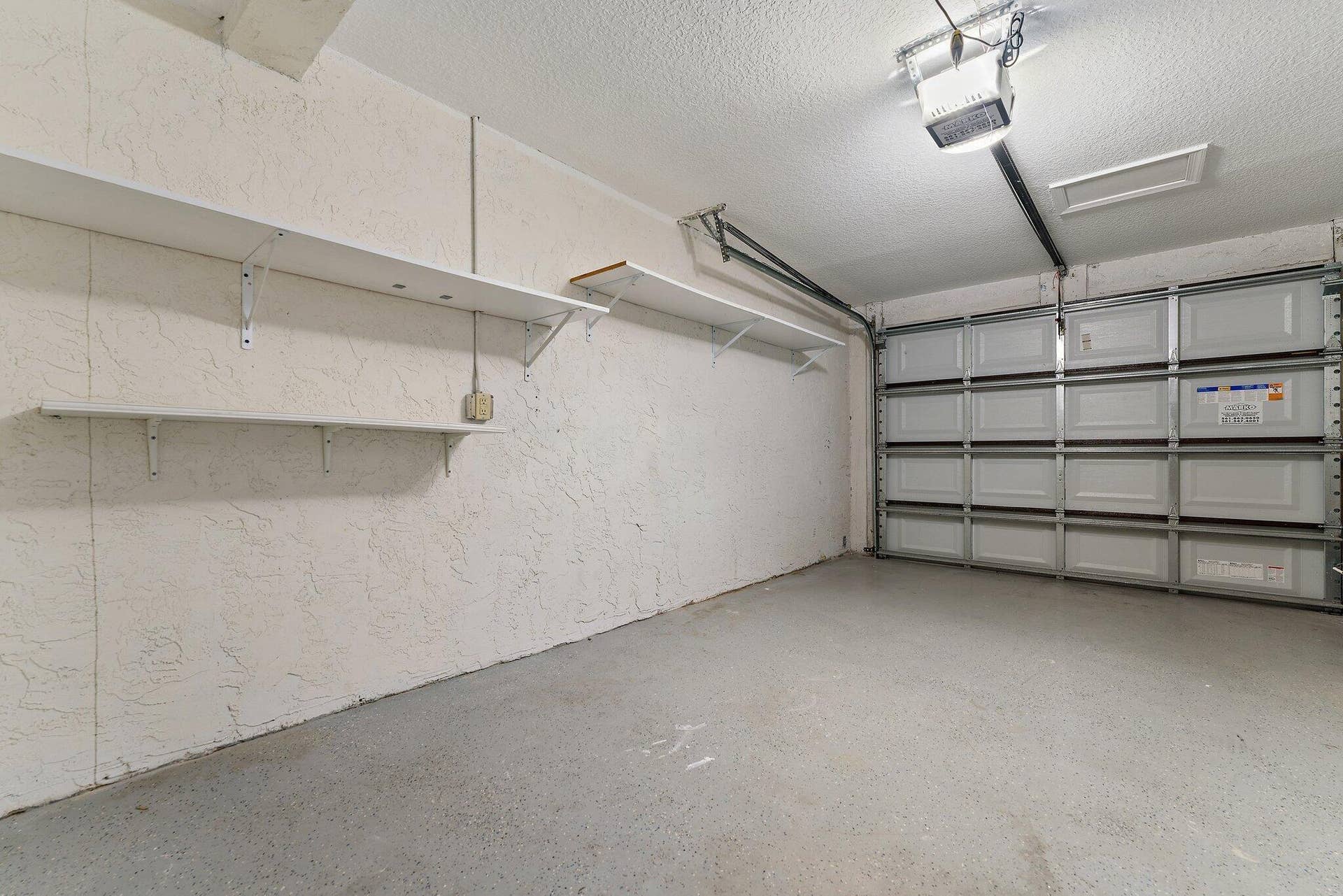 1 Car Garage