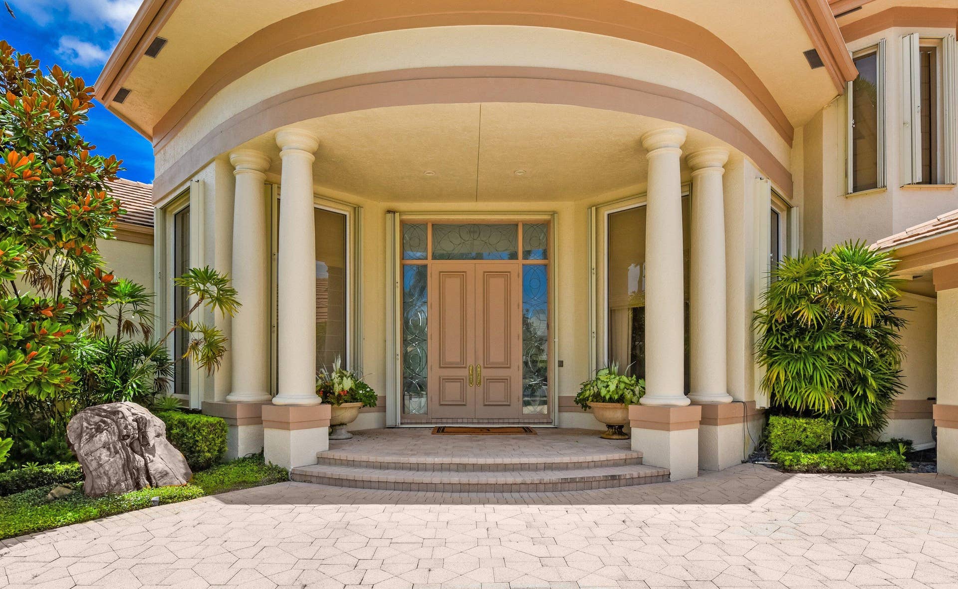 6949 Lake Estates Court, Boca Raton, FL 33496 entrance