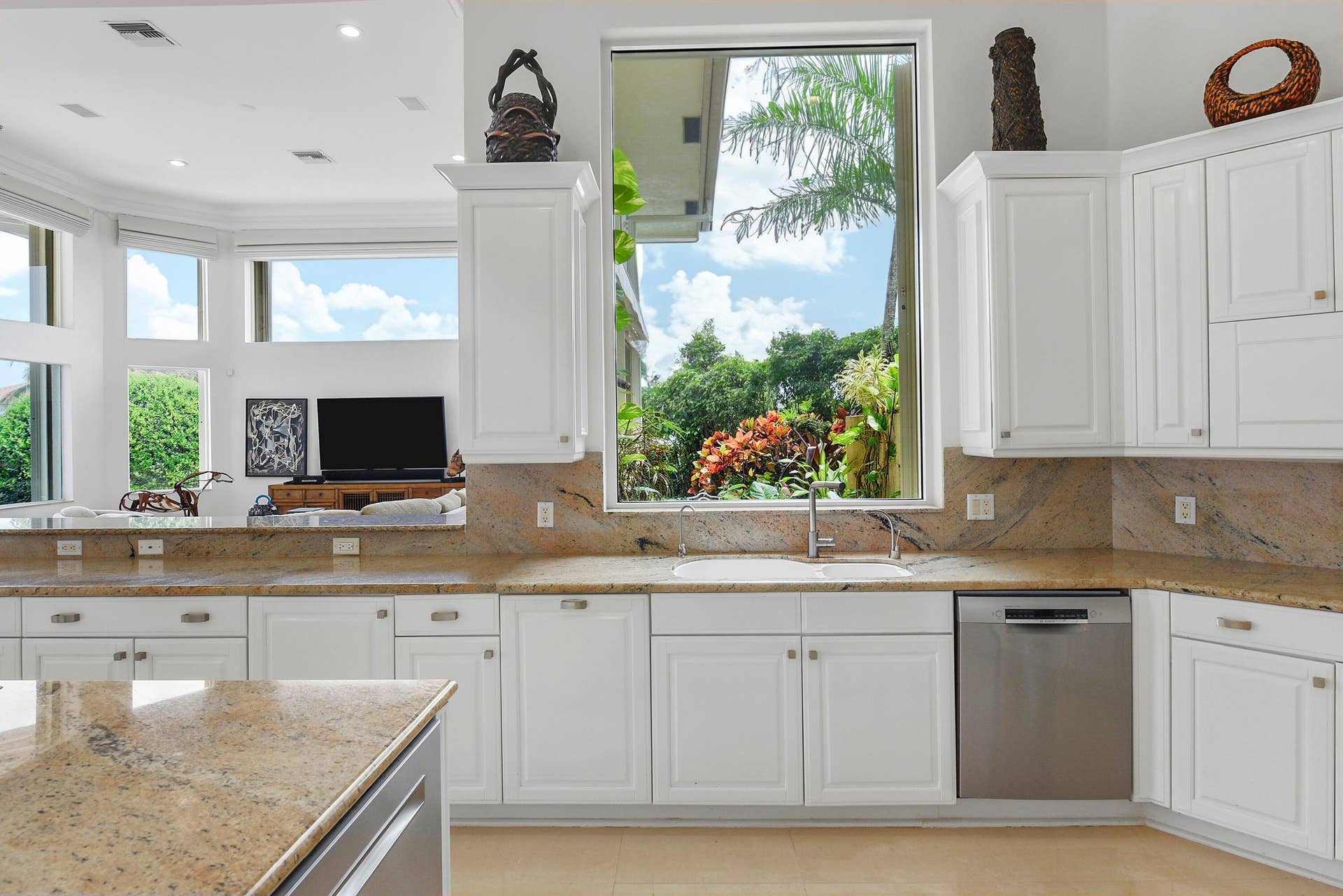 6949 Lake Estates Court, Boca Raton, FL 33496 kitchen